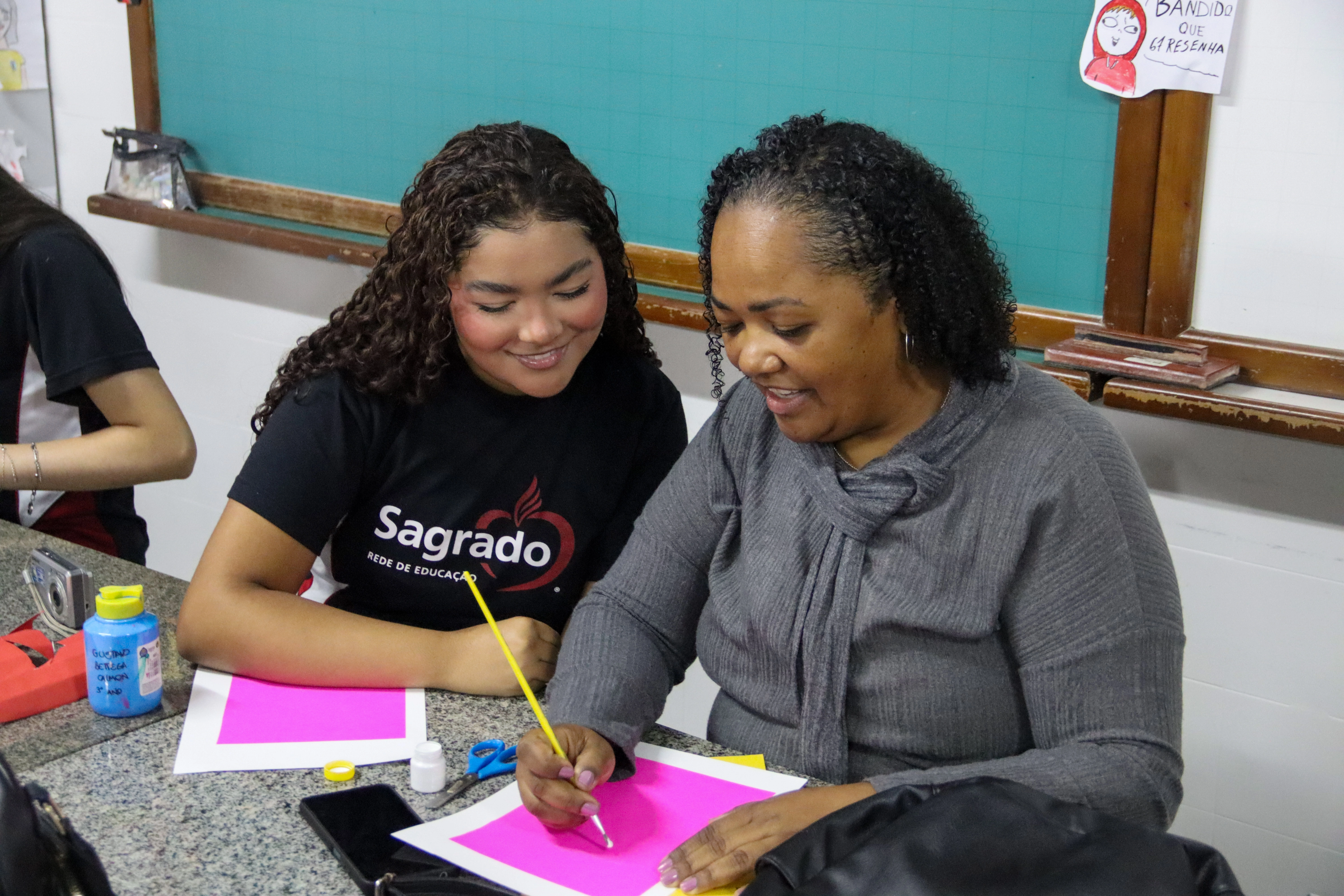 Homenagem da 3ª série do Magistério emociona mães no Colégio Sagrado Coração de Jesus