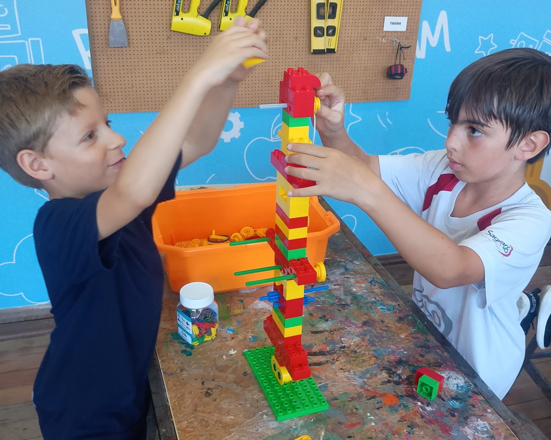 Criatividade e lógica em ação no Espaço Maker de Cultura Digital da Escola de Educação Básica São Domingos
