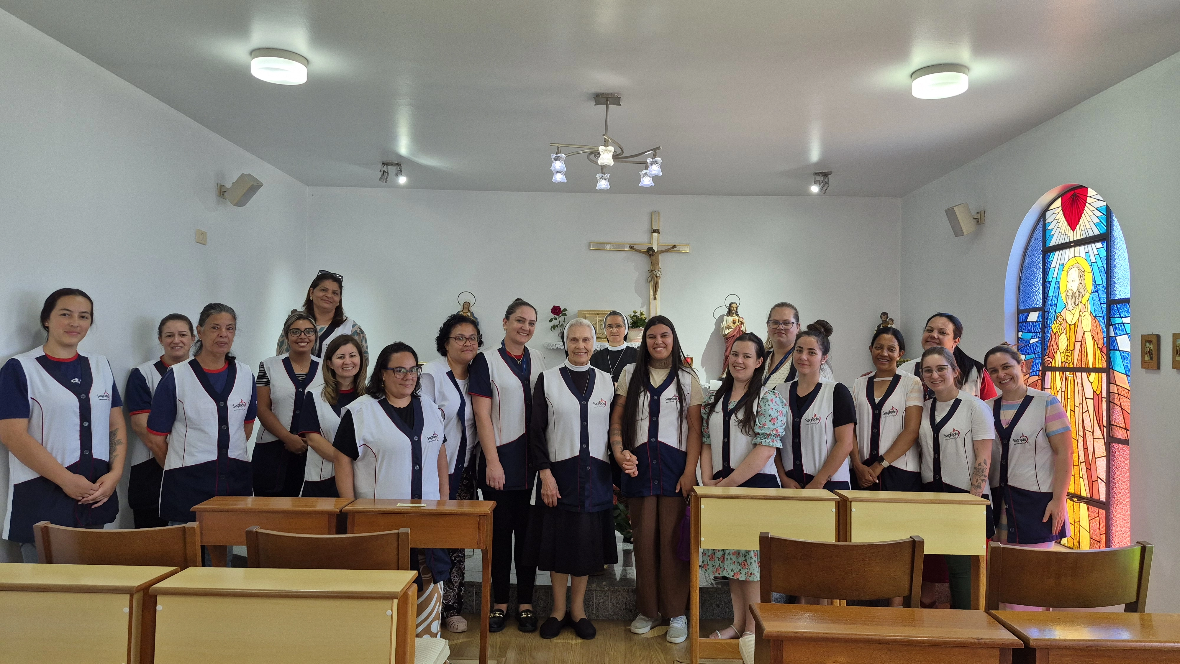 Formação fortalece a Espiritualidade do Coração de Jesus e o Carisma Cleliano na Escola Social Coração de Jesus