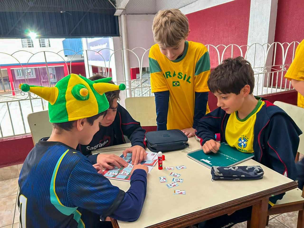 Matemática e Copa do Mundo inspiram atividade pedagógica com educandos dos 6ºs e 7ºs anos