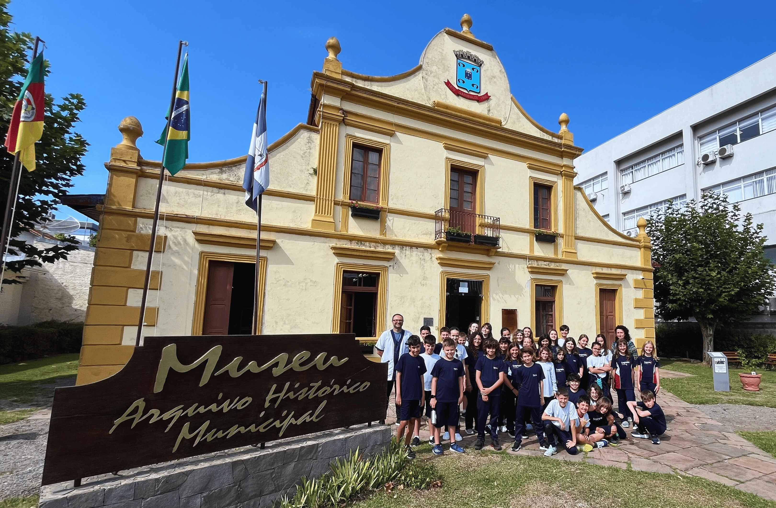 6º ano visita Museu Municipal de Garibaldi e aprende na prática sobre fontes históricas