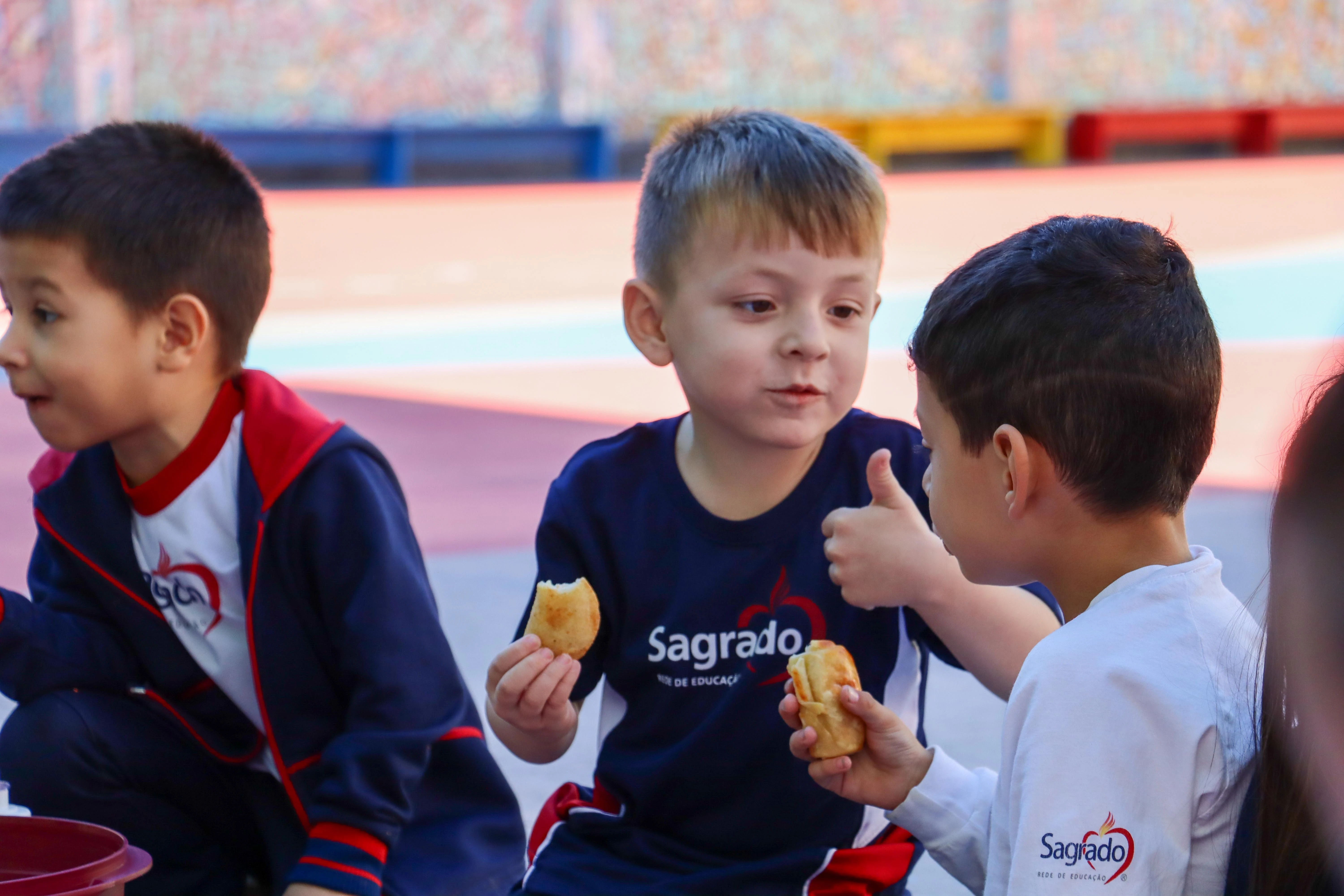 Estratégias de aprendizado do SAGRADO oportunizam que as crianças do Infantil IV aprendam sobre olfato e paladar de maneira lúdica e atrativa