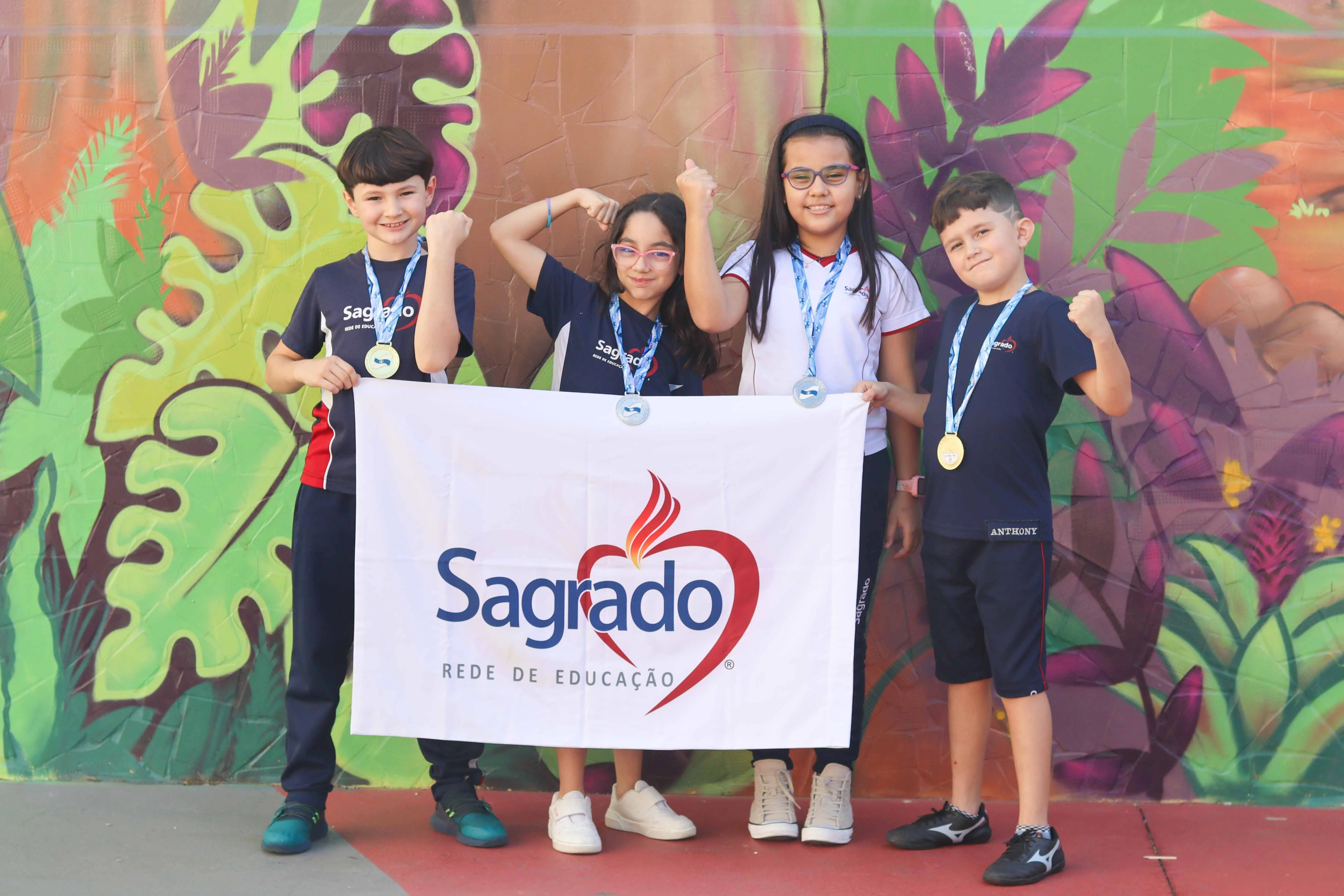 Incentivo ao esporte: Educandos representam o SAGRADO no JEM 2024 e conquistam troféus