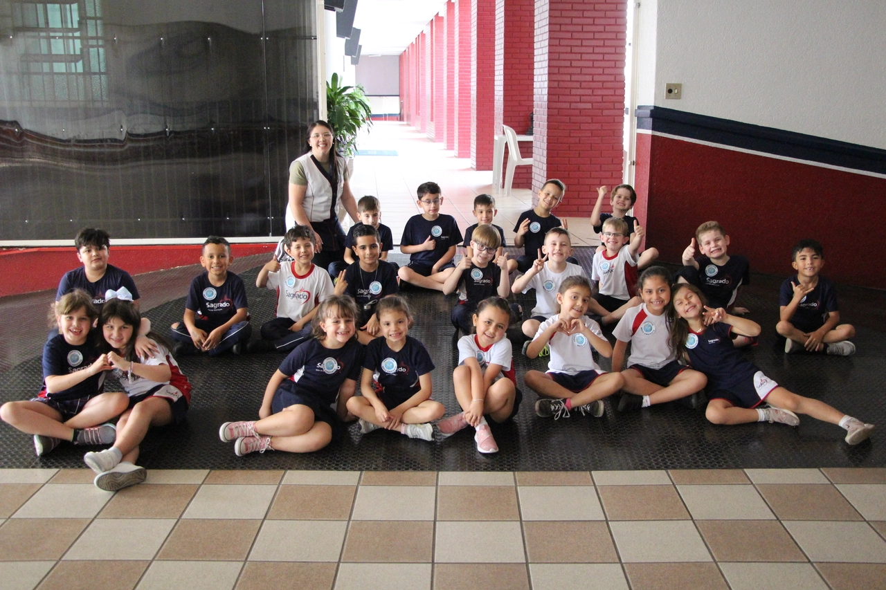 1º ano 2 reflete sobre a preservação do meio ambiente em uma "Caça ao Tesouro Verde"