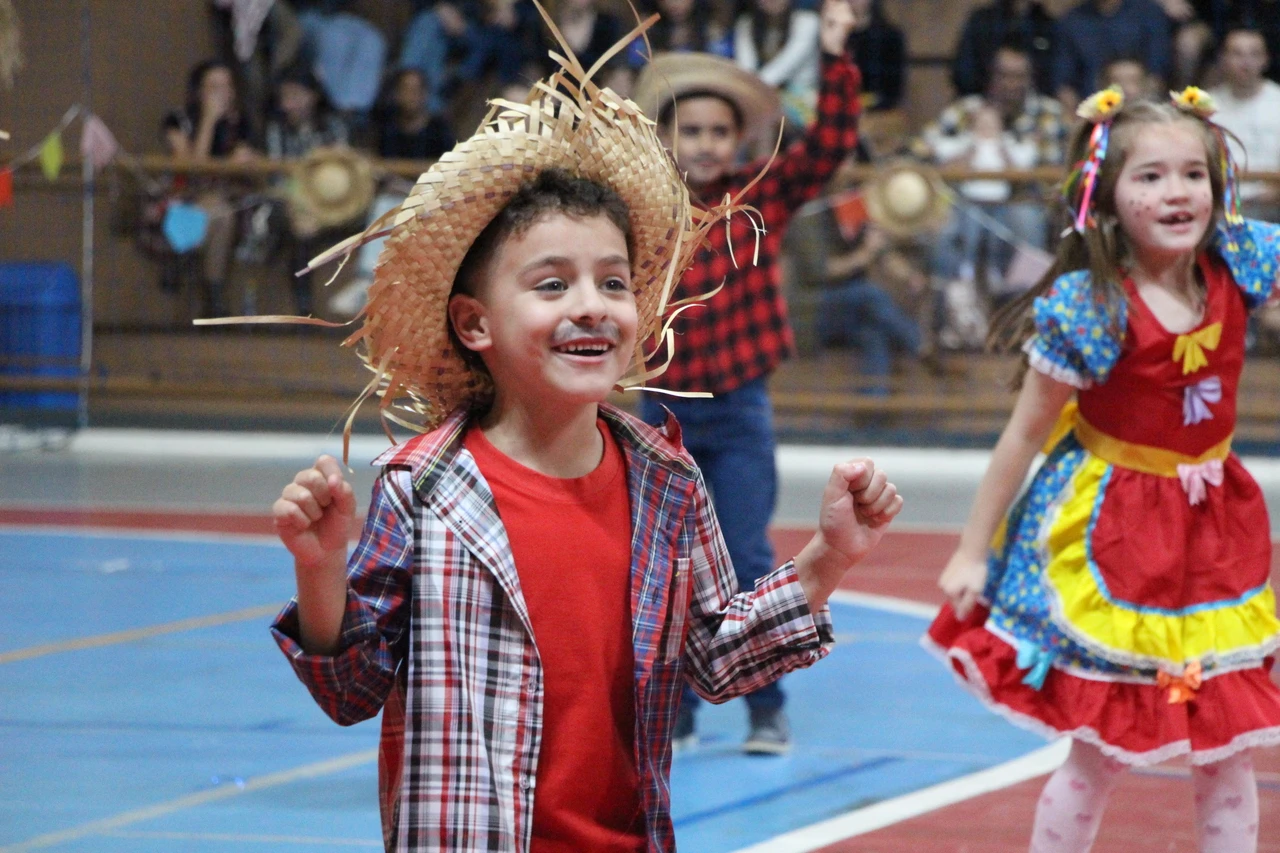 Colégio Imaculada Conceição celebra Festival Folclórico “no compasso da alegria!”