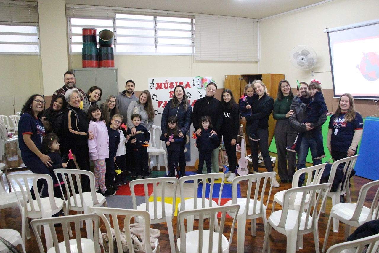 Música e diversão com as famílias da Turma do Coração (Infantil IV)