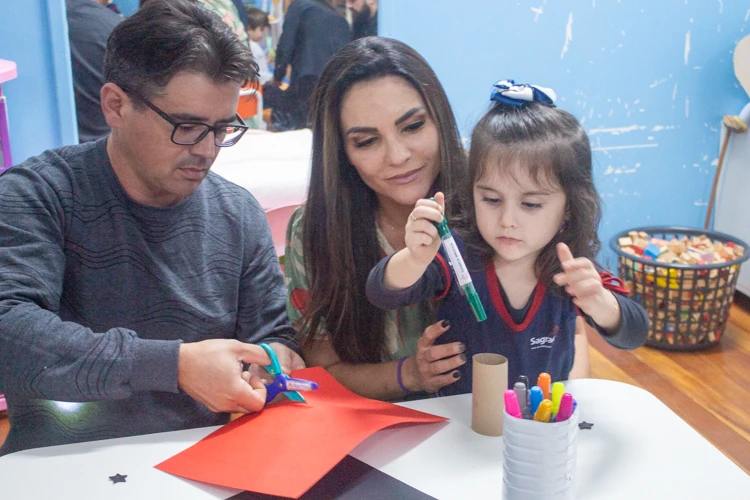 Uma Jornada Espacial na turma do Infantil III: conhecendo o Sistema Solar com muita diversão!