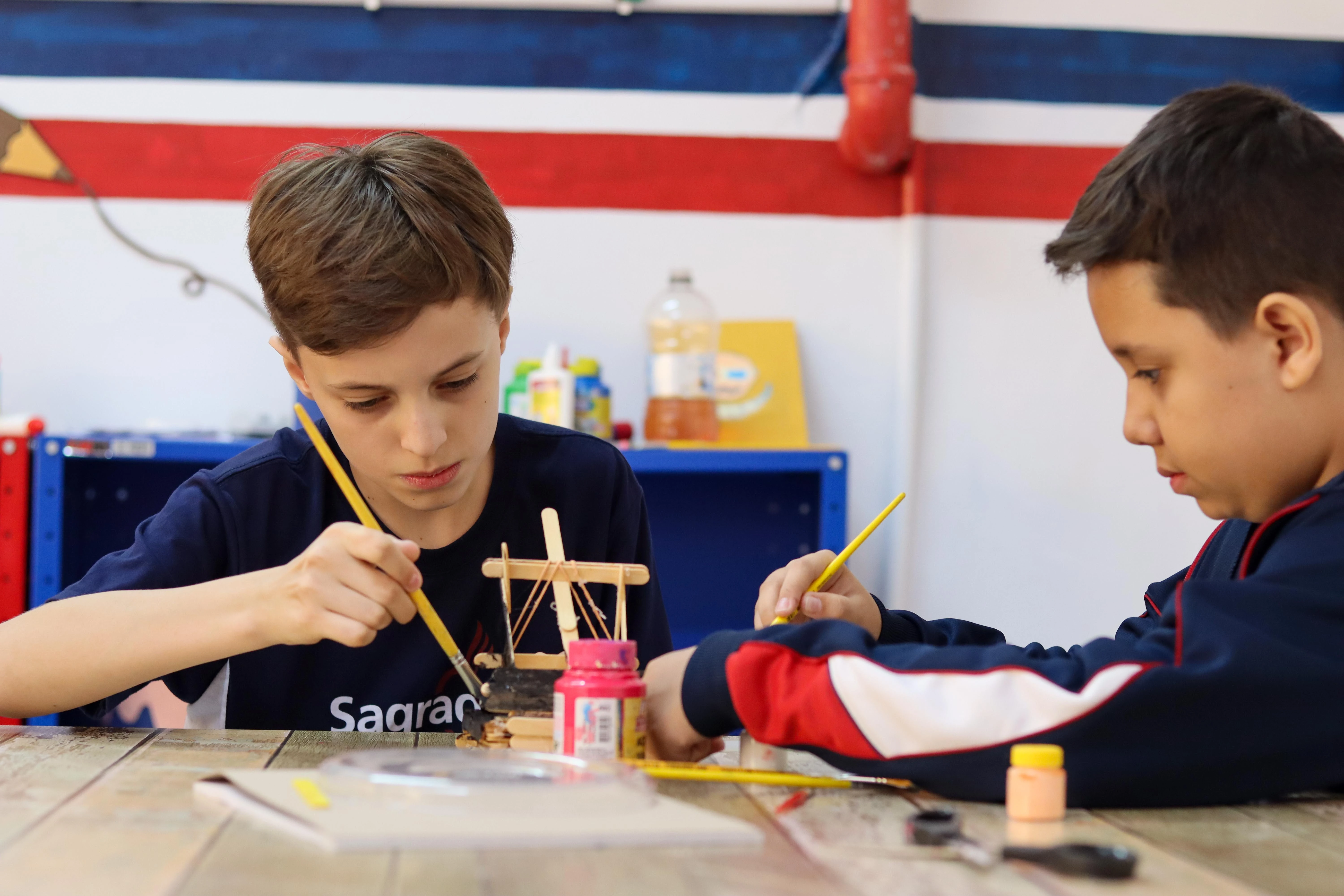 Educandos do 7ºs anos constroem uma catapulta