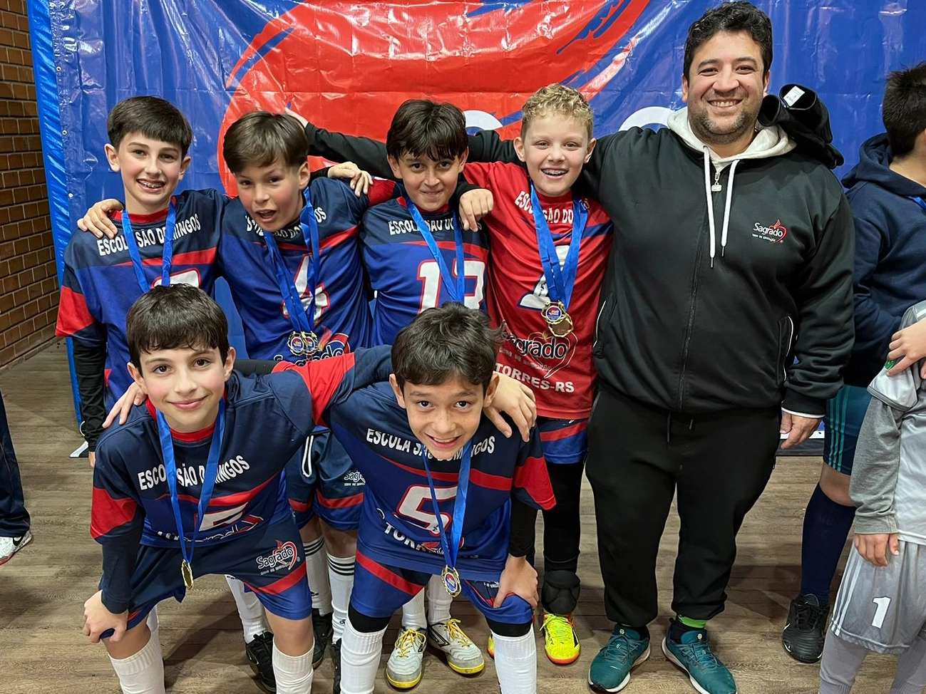 Escola de Educação Básica São Domingos é campeã do JET - Jogos Escolares de Torres de Futsal