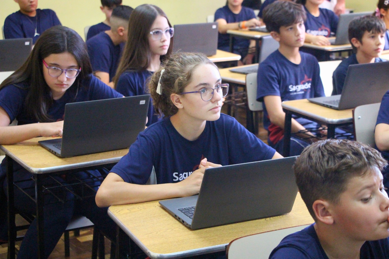 Ensino híbrido: quando tradição e inovação se encontram na sala de aula