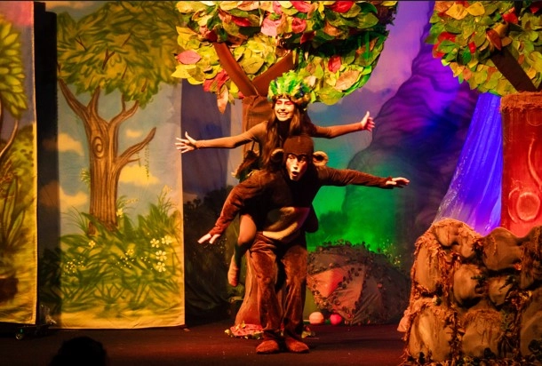 Crianças do Infantil III, IV e V vão ao Teatro aprender sobre Responsabilidade Socioambiental