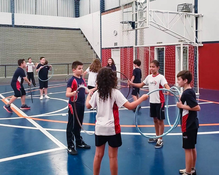 Atividades lúdicas de iniciação à Ginástica Rítmica