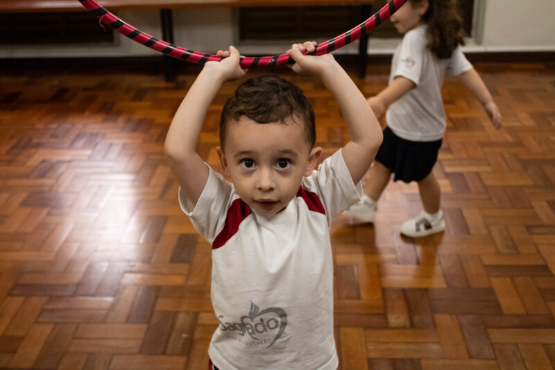 Exploração corporal: uma etapa crucial para as crianças