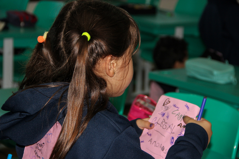 É normal ser diferente: educandos dos 1ºs anos percebem as singularidades de cada um em uma divertida atividade