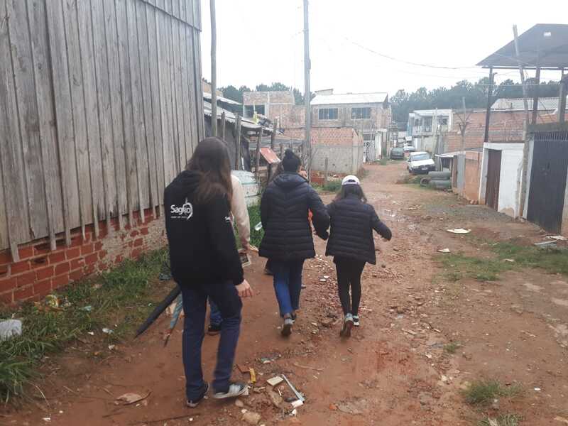 Pastoral Juvenil Cleliana realiza missão no bairro Sabará, em Curitiba (PR)