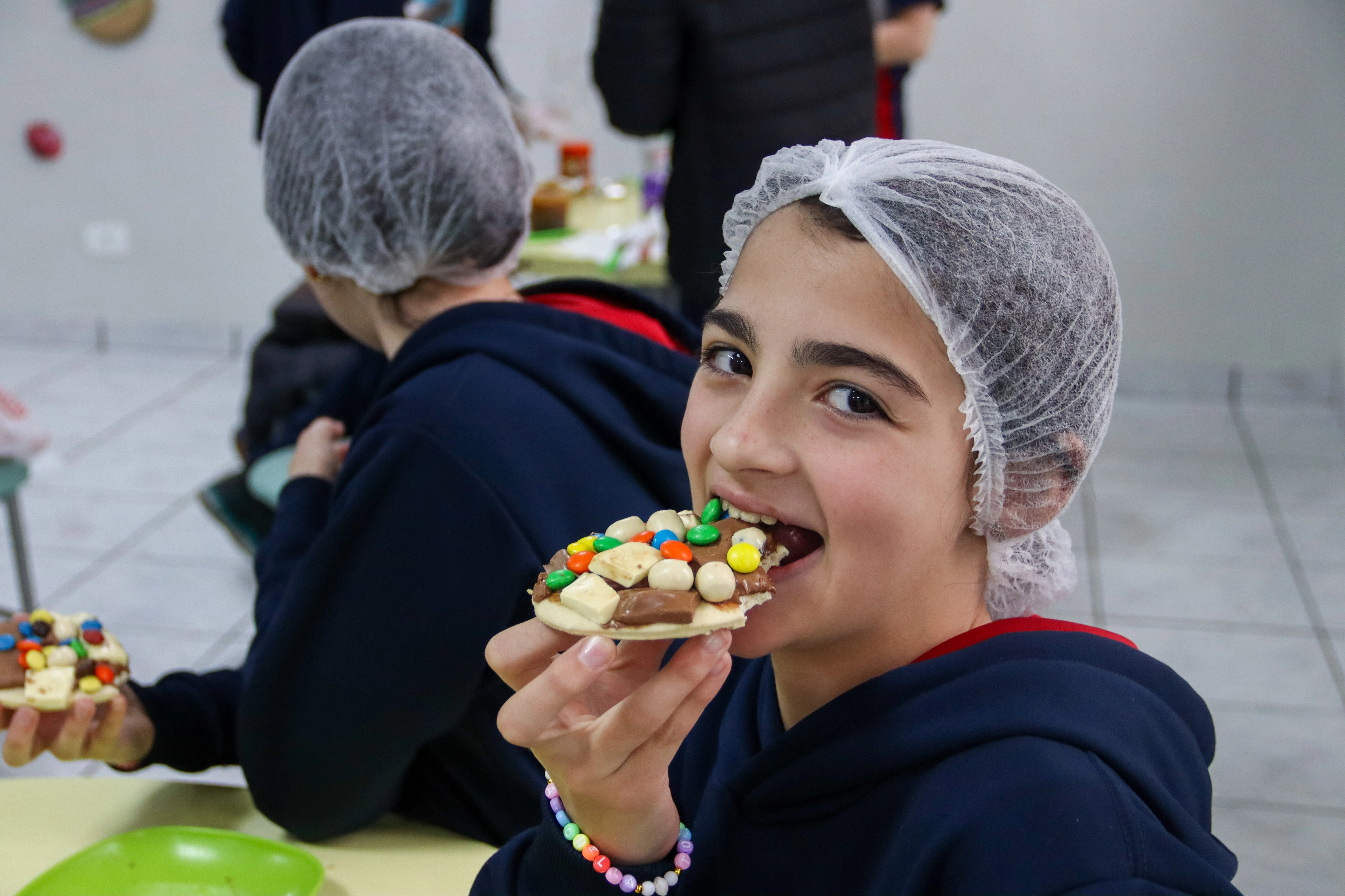 6ºs anos colocam a mão na massa e exploram frações com mini pizzas