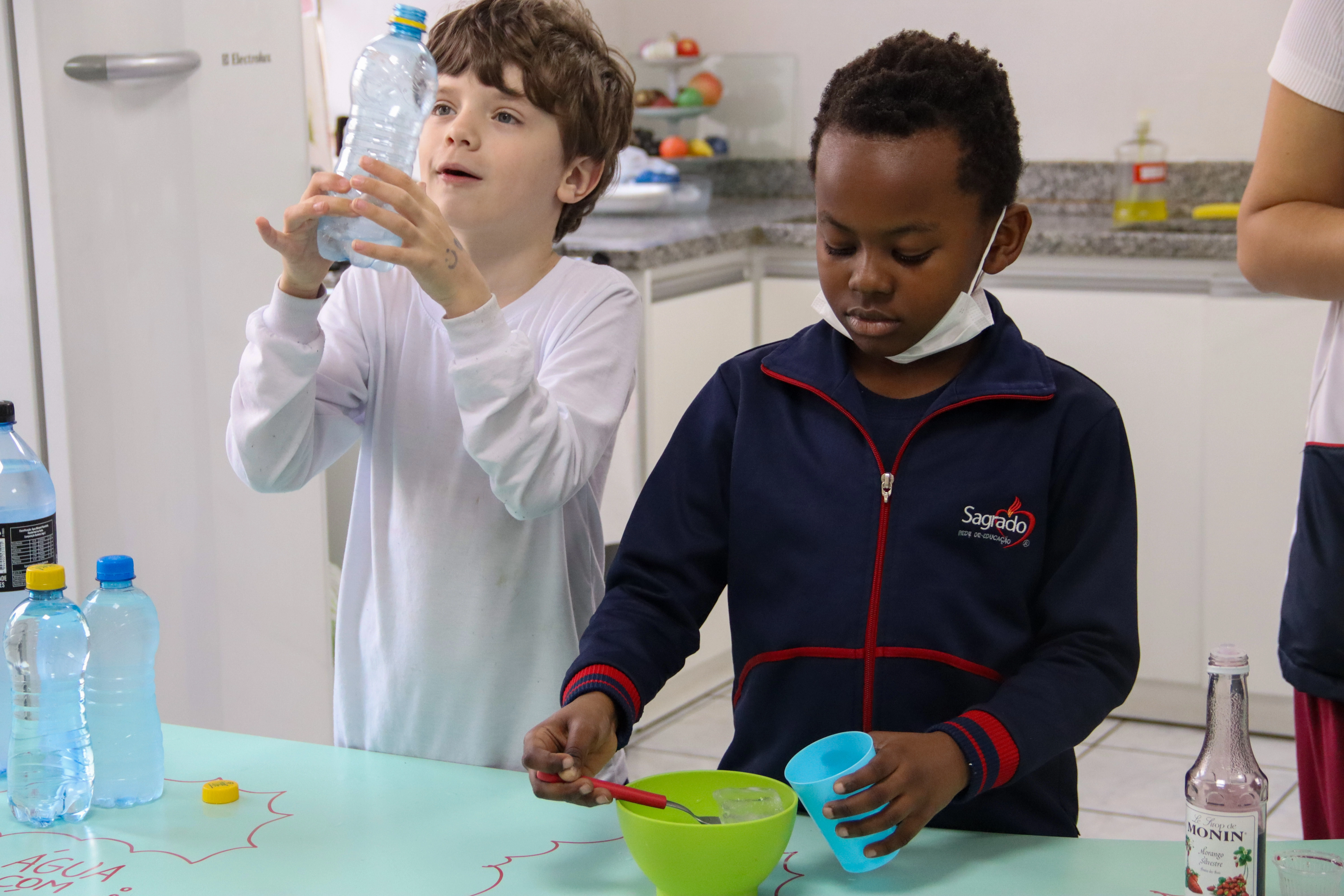 1ºs anos transformam gráficos em experiências culinárias na Cozinha Experimental