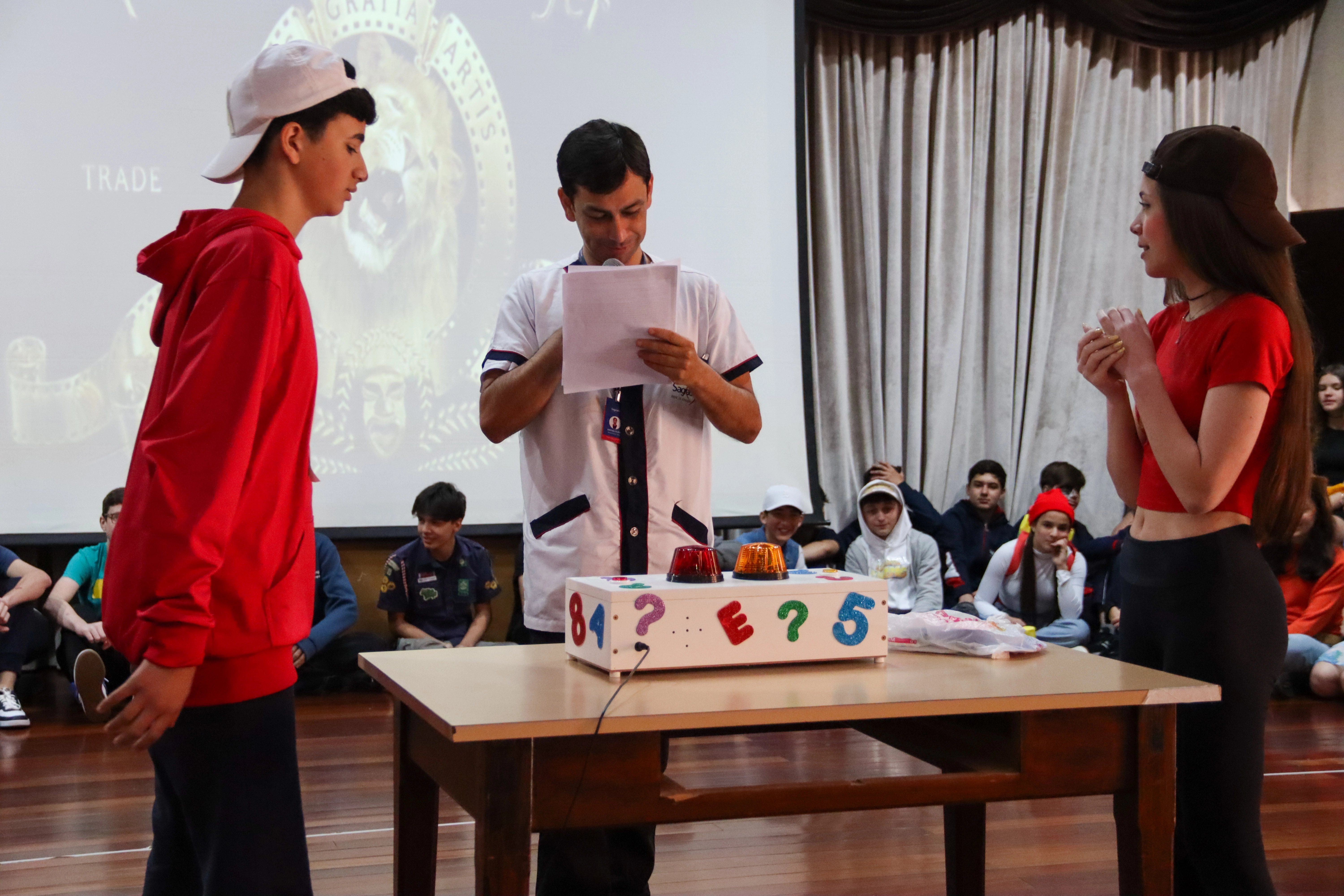 Quiz em Inglês marca a entrega dos certificados do TOEFL aos educandos dos 9ºs anos