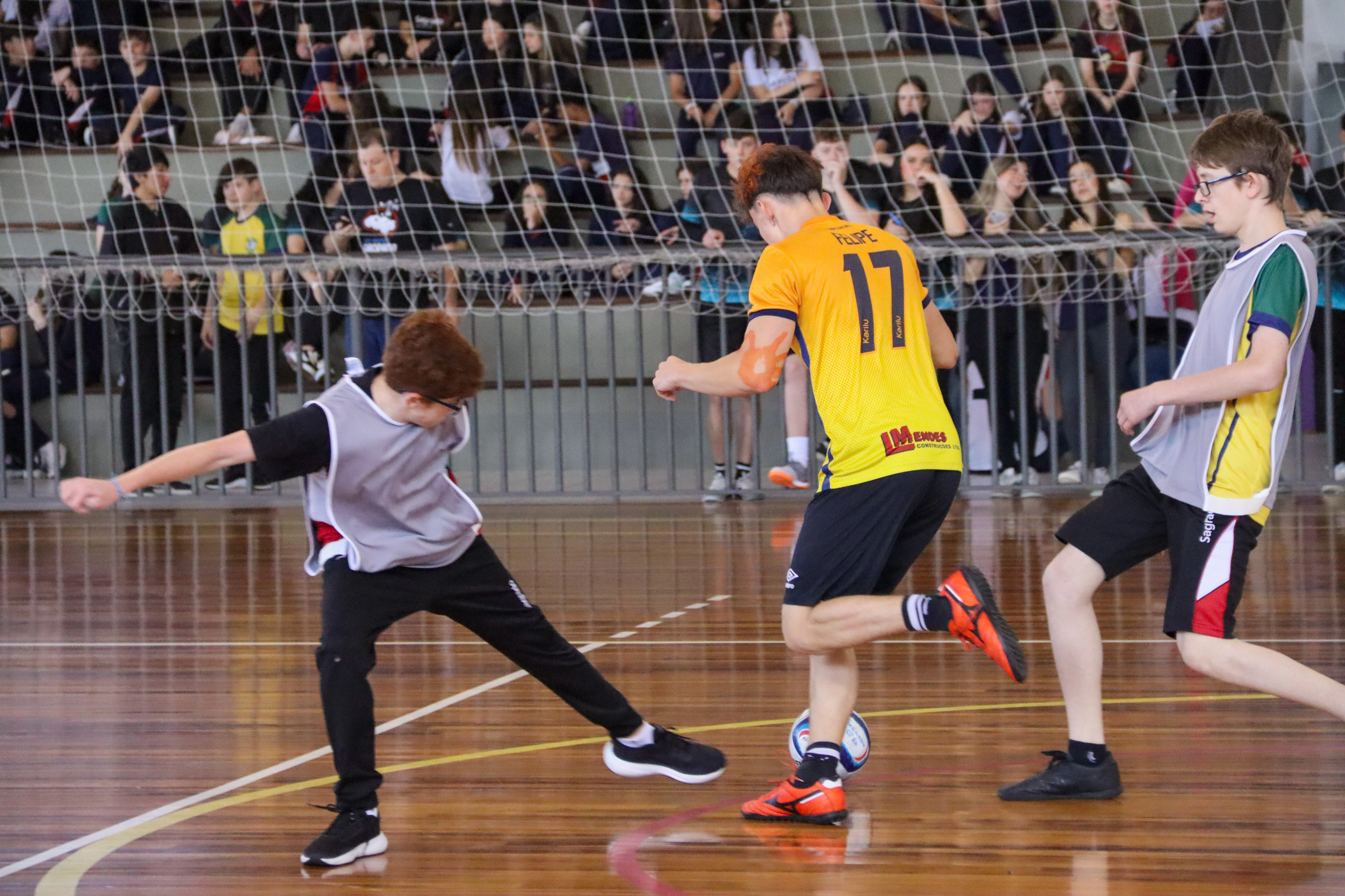 Interclasses movimenta a última semana de novembro com jogos de vôlei e futsal no Ensino Médio