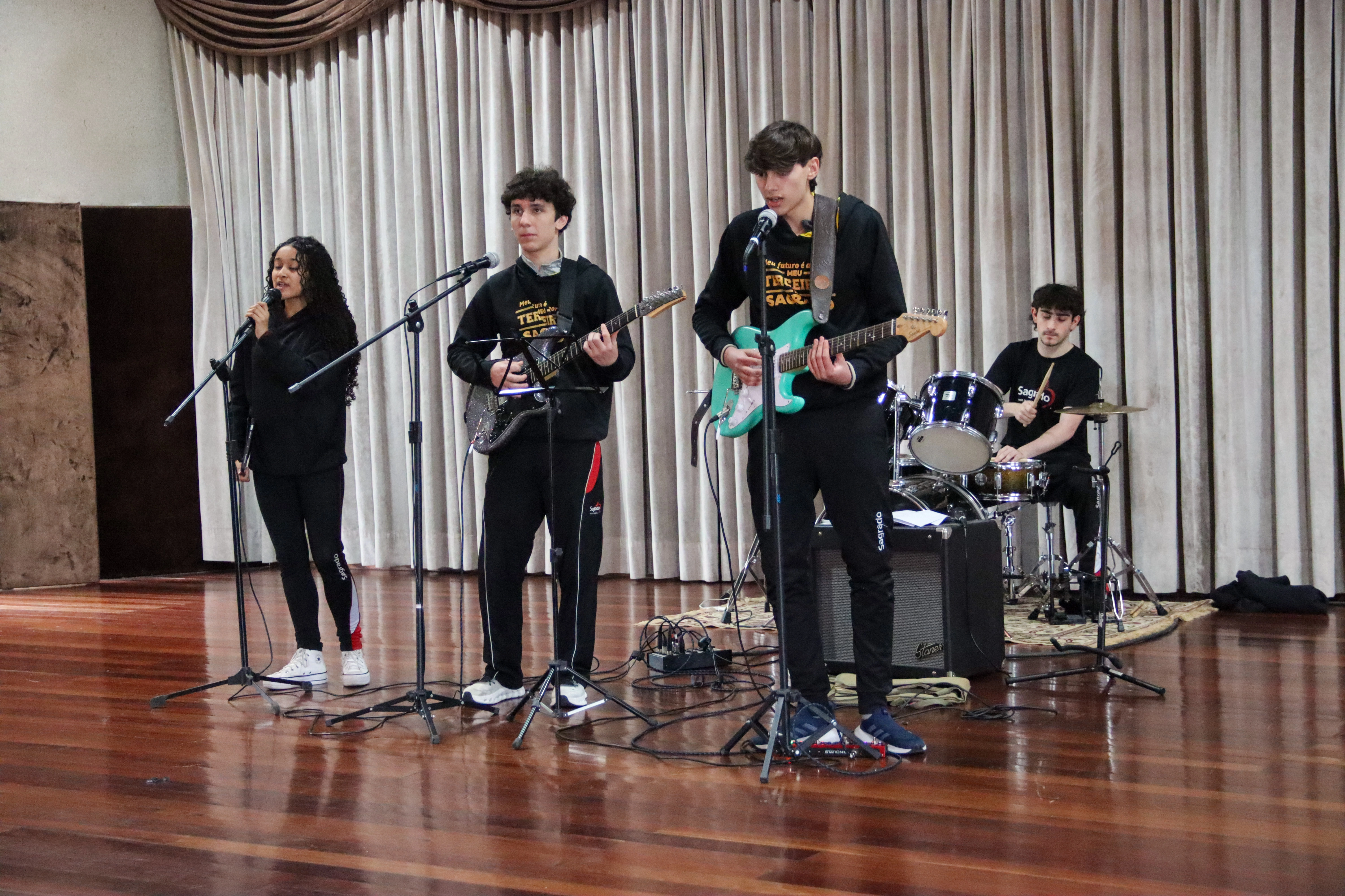 Dia do Estudante é celebrado com grande Show de Talentos no Colégio Sagrado Coração de Jesus