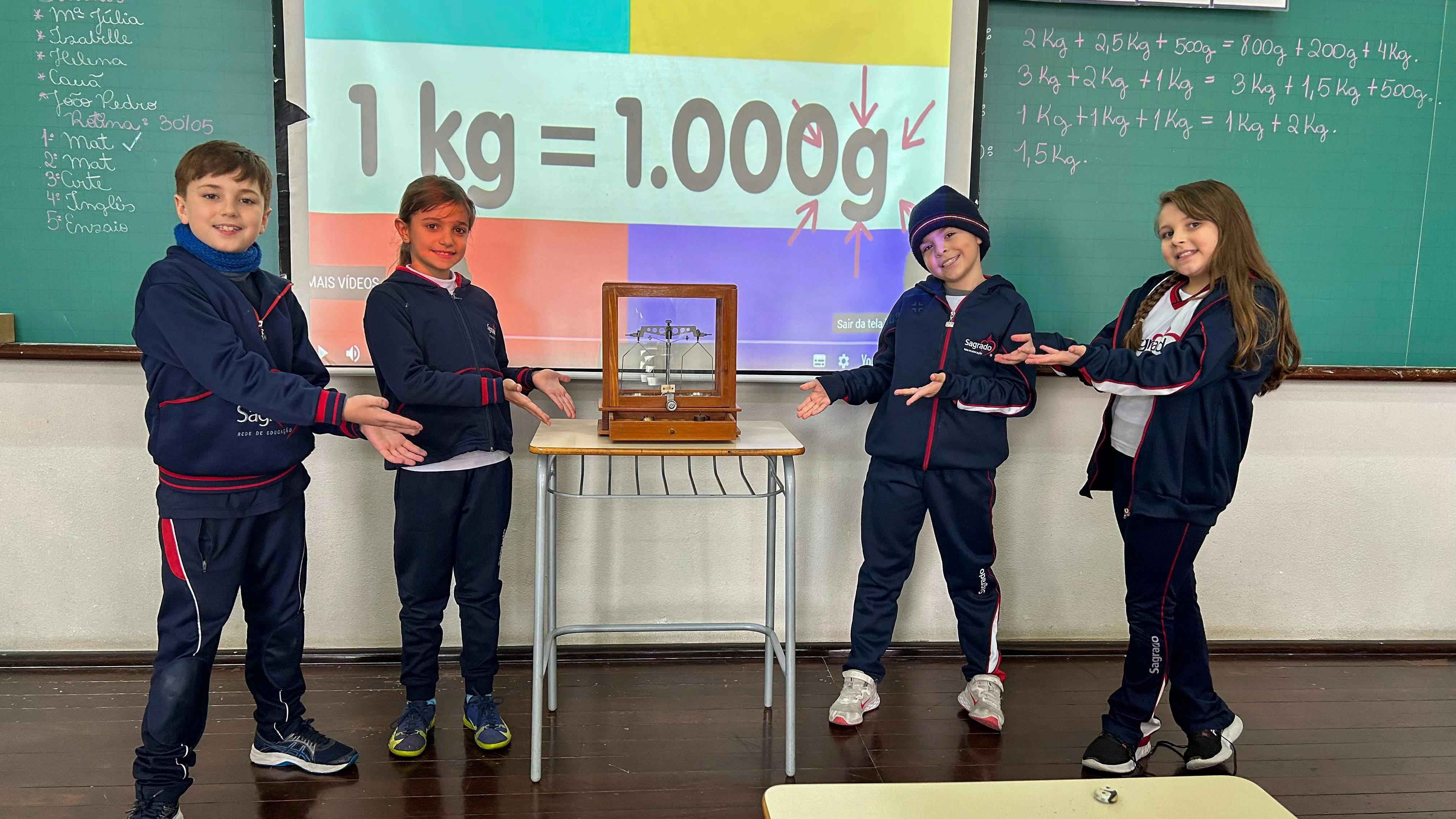 Aprendendo Matemática de forma lúdica: 3ºs anos exploram o conceito de igualdade com balanças