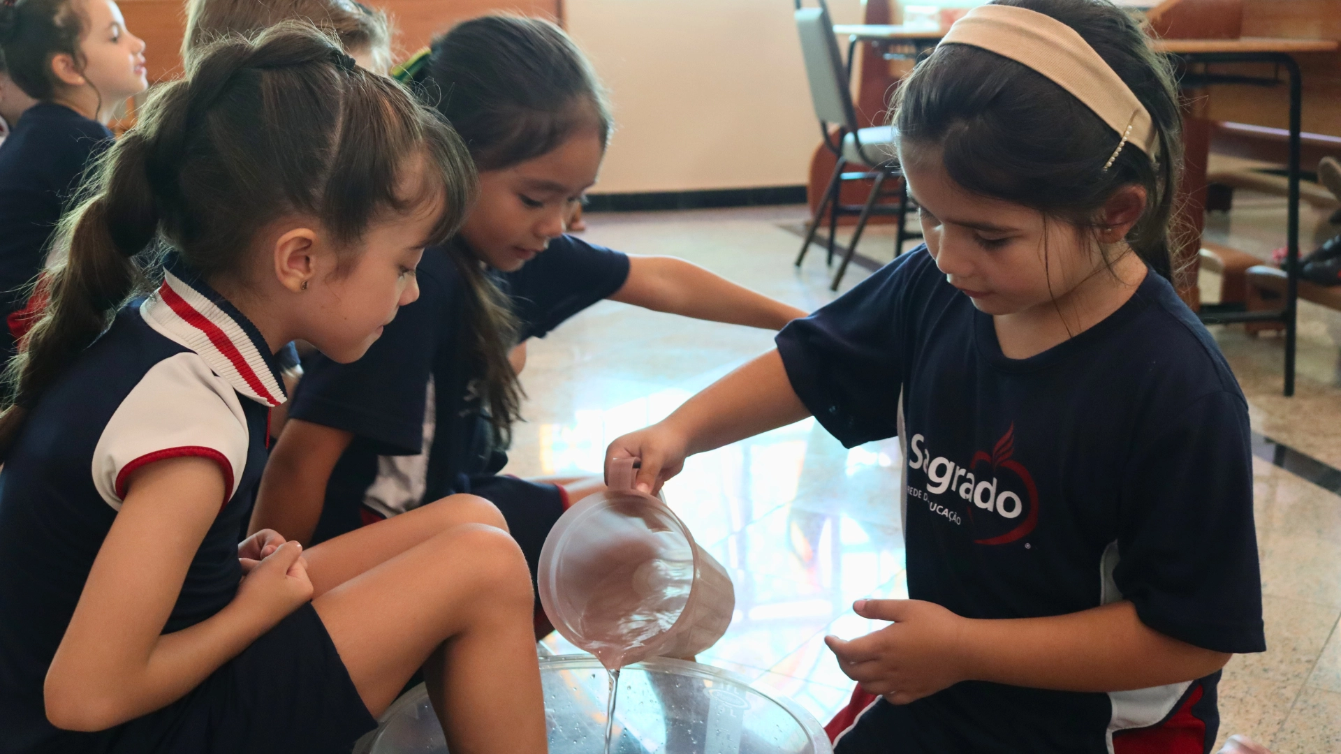 Vivência de cuidado e partilha marca celebração da Quinta-Feira Santa com os 1ºs anos