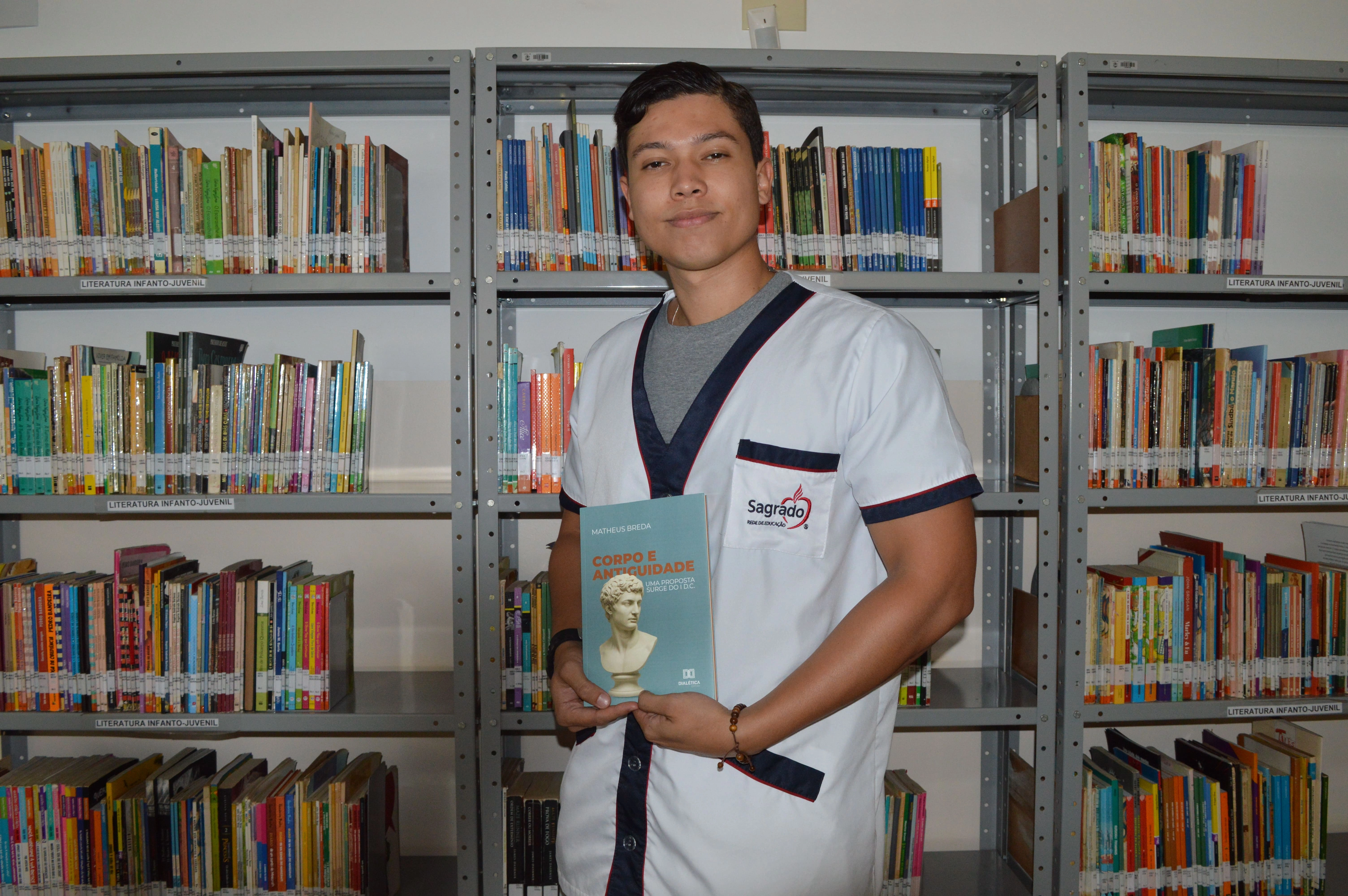 Educador Matheus Breda publica obra inspirada em pesquisa de mestrado