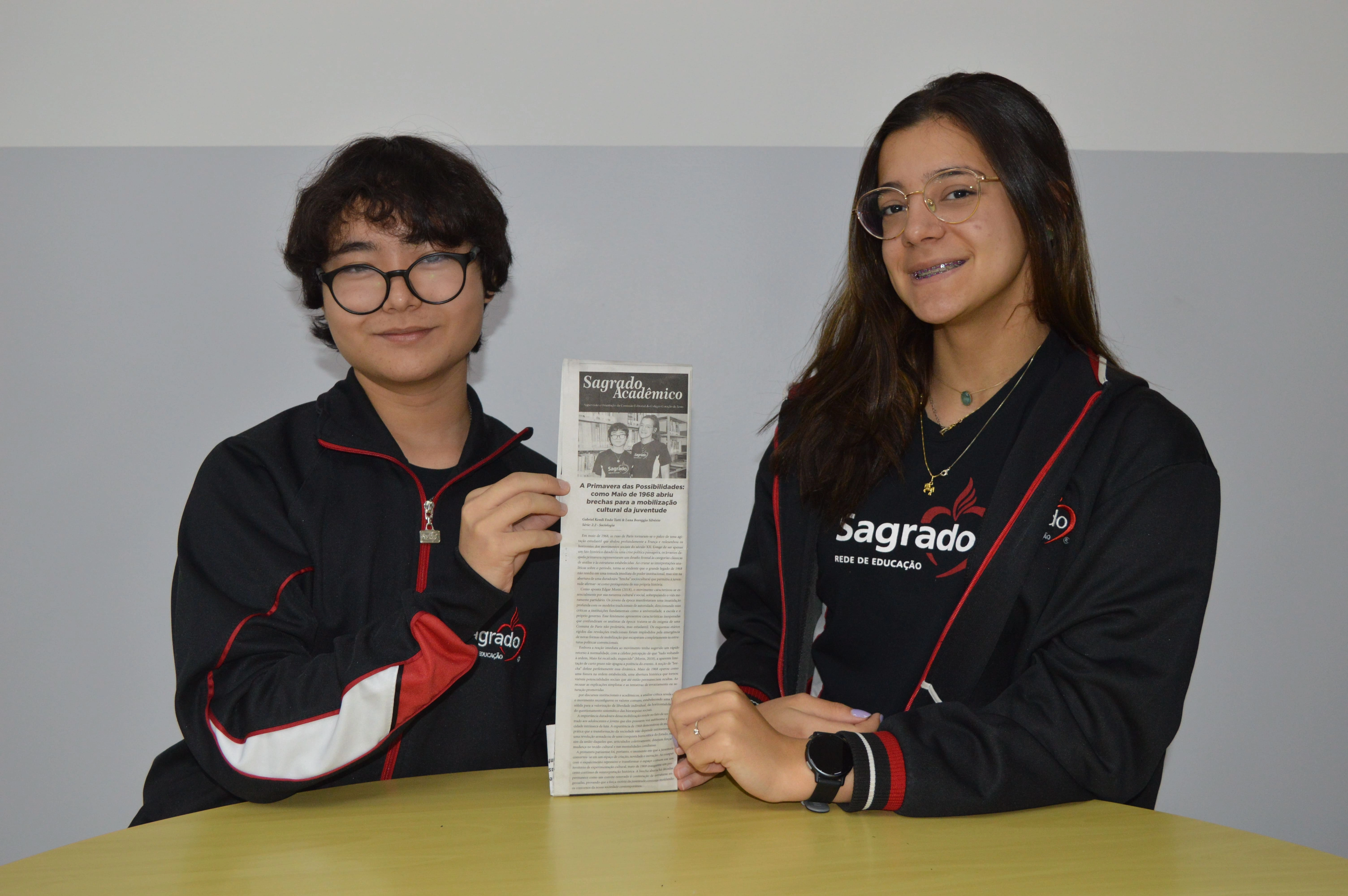 SAGRADO Acadêmico apresenta artigo de Gabriel Kendi Endo Totti e Luna Boreggio Silvério, educandos da 2ª série 2, sobre a mobilização cultural da juventude a partir de Maio de 1968