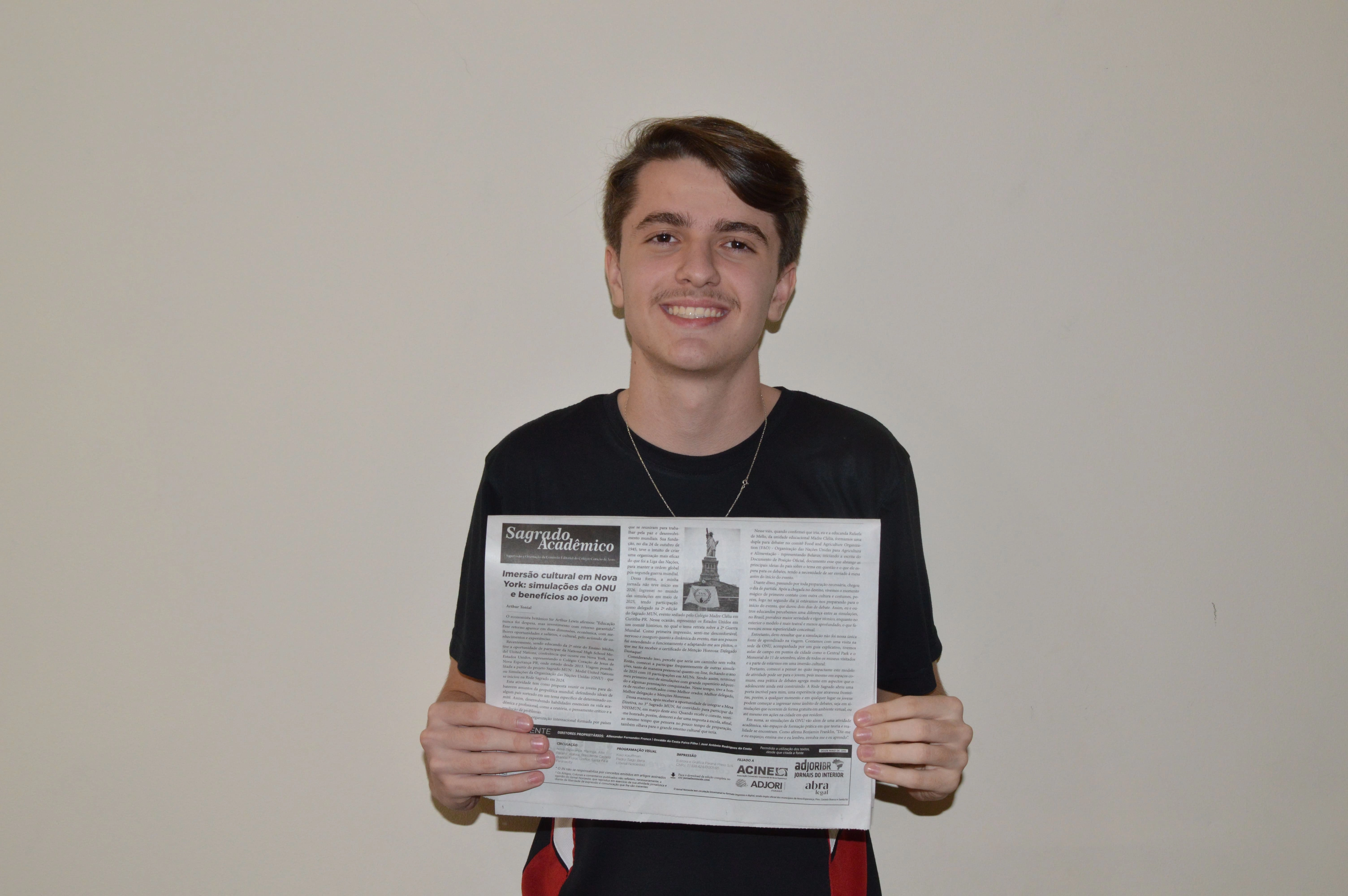 Arthur Tonial, educando da 2ª série 1, participou de conferência internacional em Nova York após trajetória no SAGRADO MUN