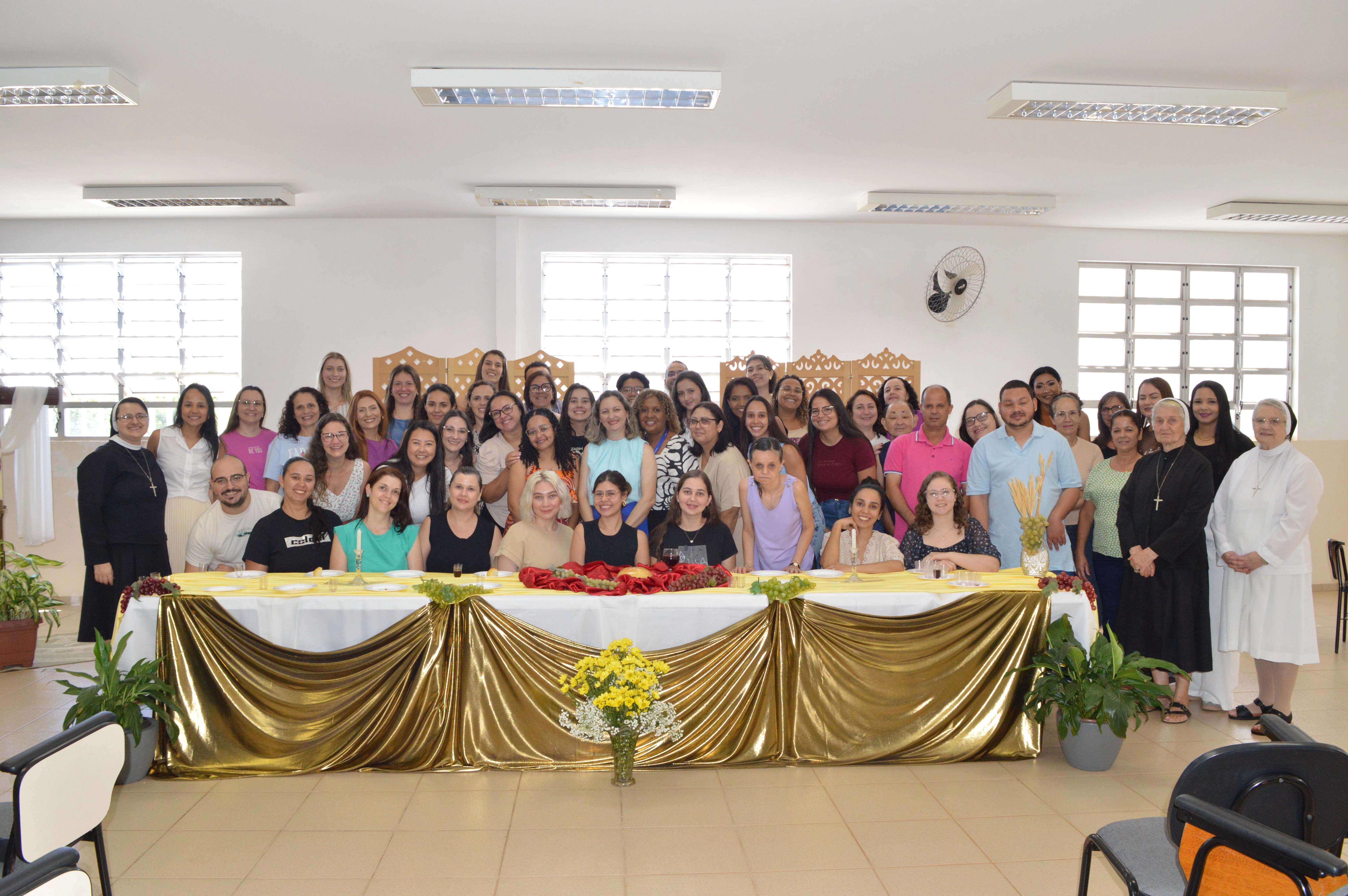 Celebração Pascal e confraternização entre educadores