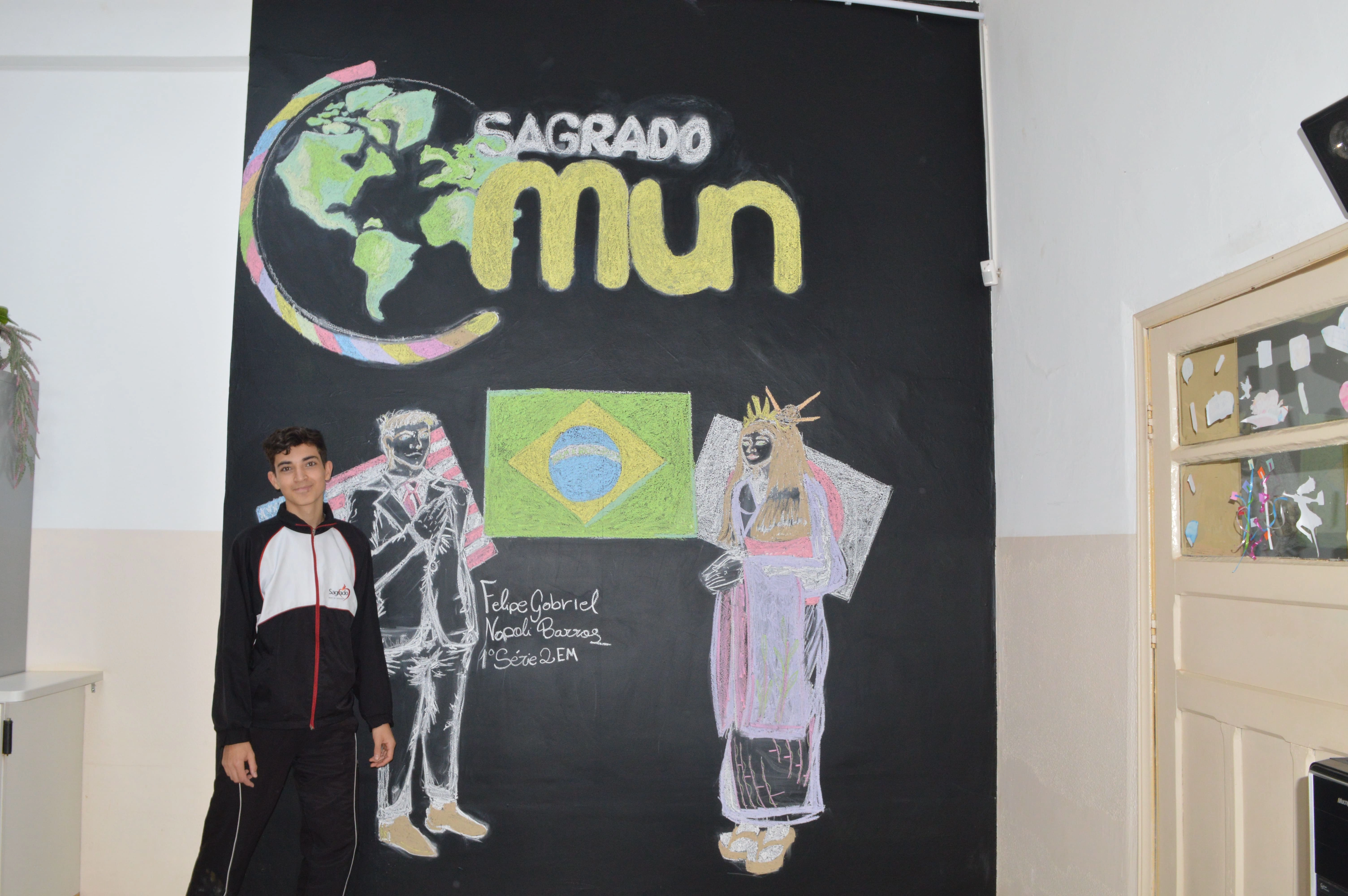 Mural do Educando transforma Biblioteca em galeria de arte 