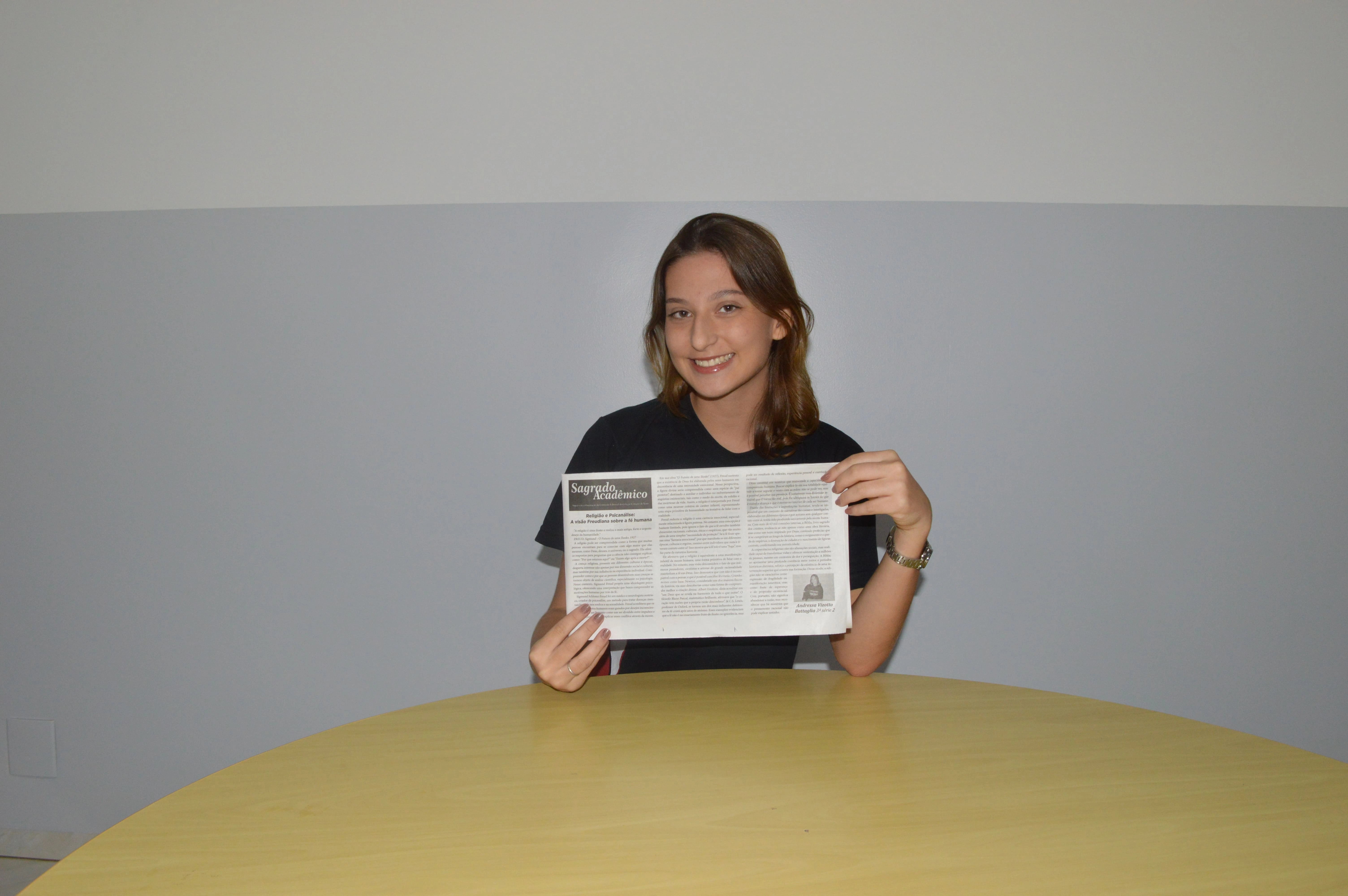 SAGRADO Acadêmico apresenta artigo de Andressa Vizotto Battaglia, sobre a visão freudiana sobre a fé humana