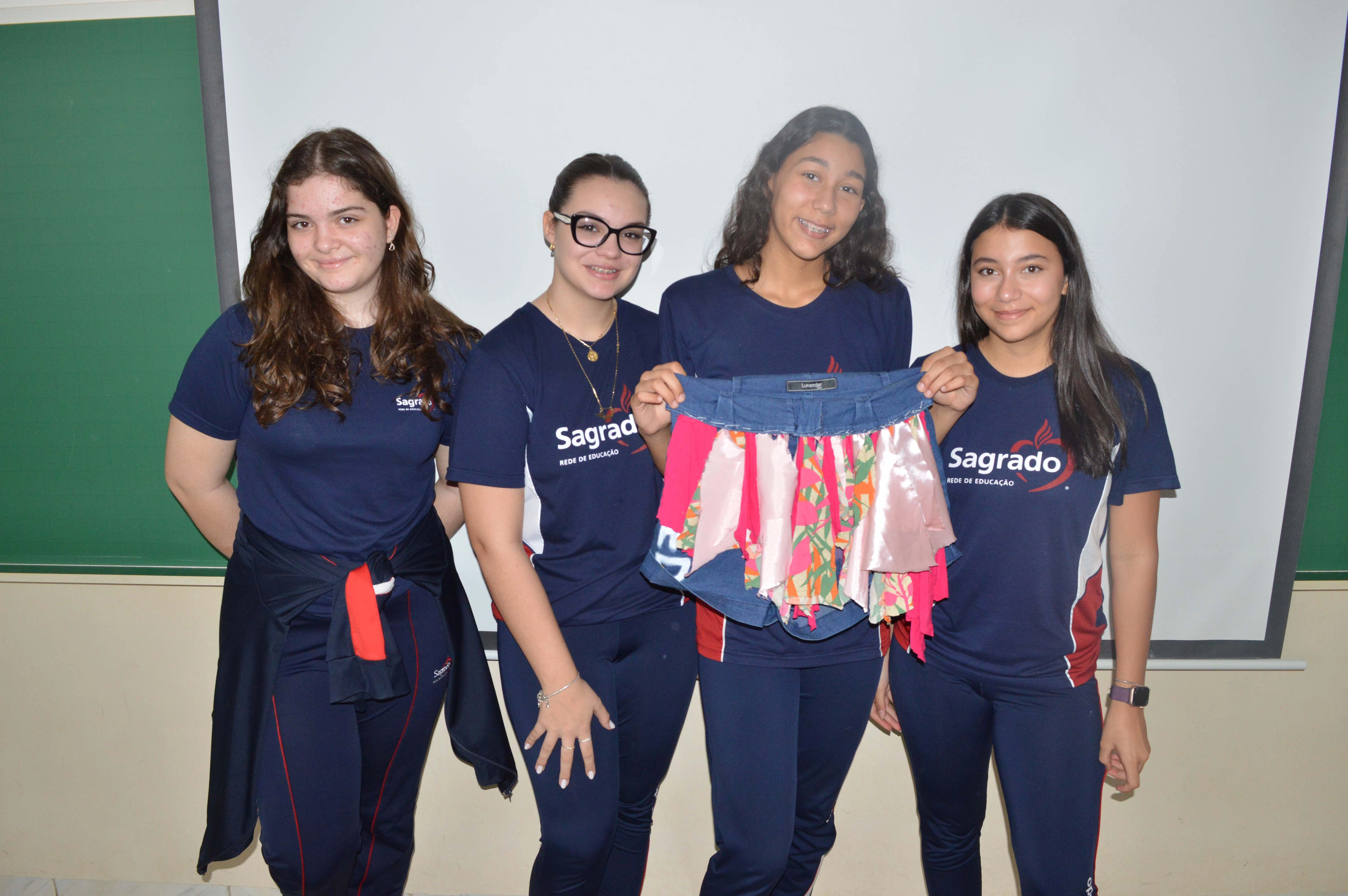 Projeto “RE-FASHION” explora moda sustentável e criatividade 