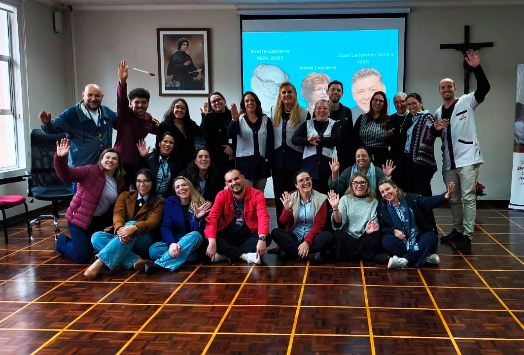 Educadores do Serviço de Integração Social (SIS) participam de Formação em Curitiba (PR)