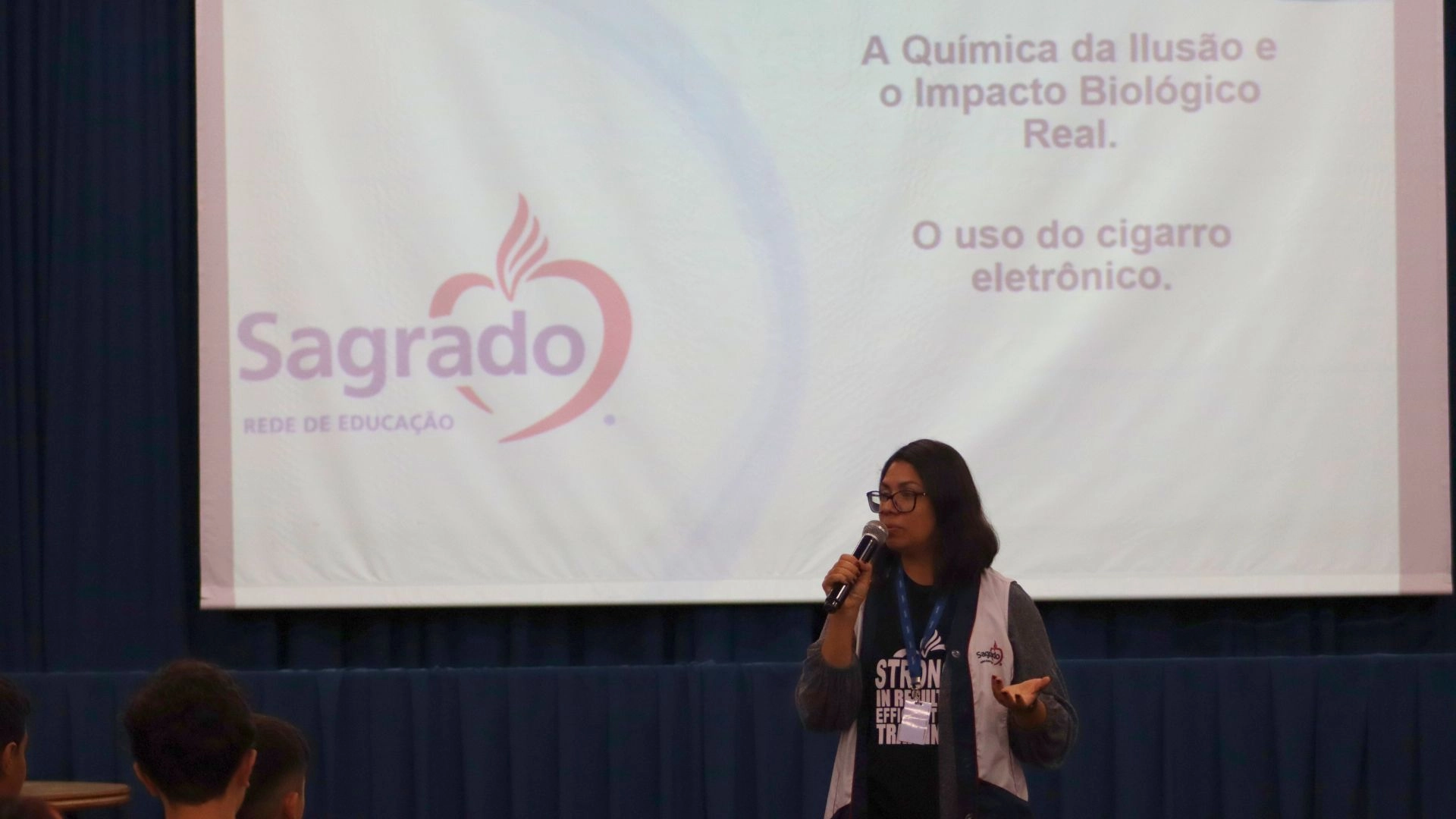 Biologia e Química se unem em aula sobre os impactos do cigarro eletrônico