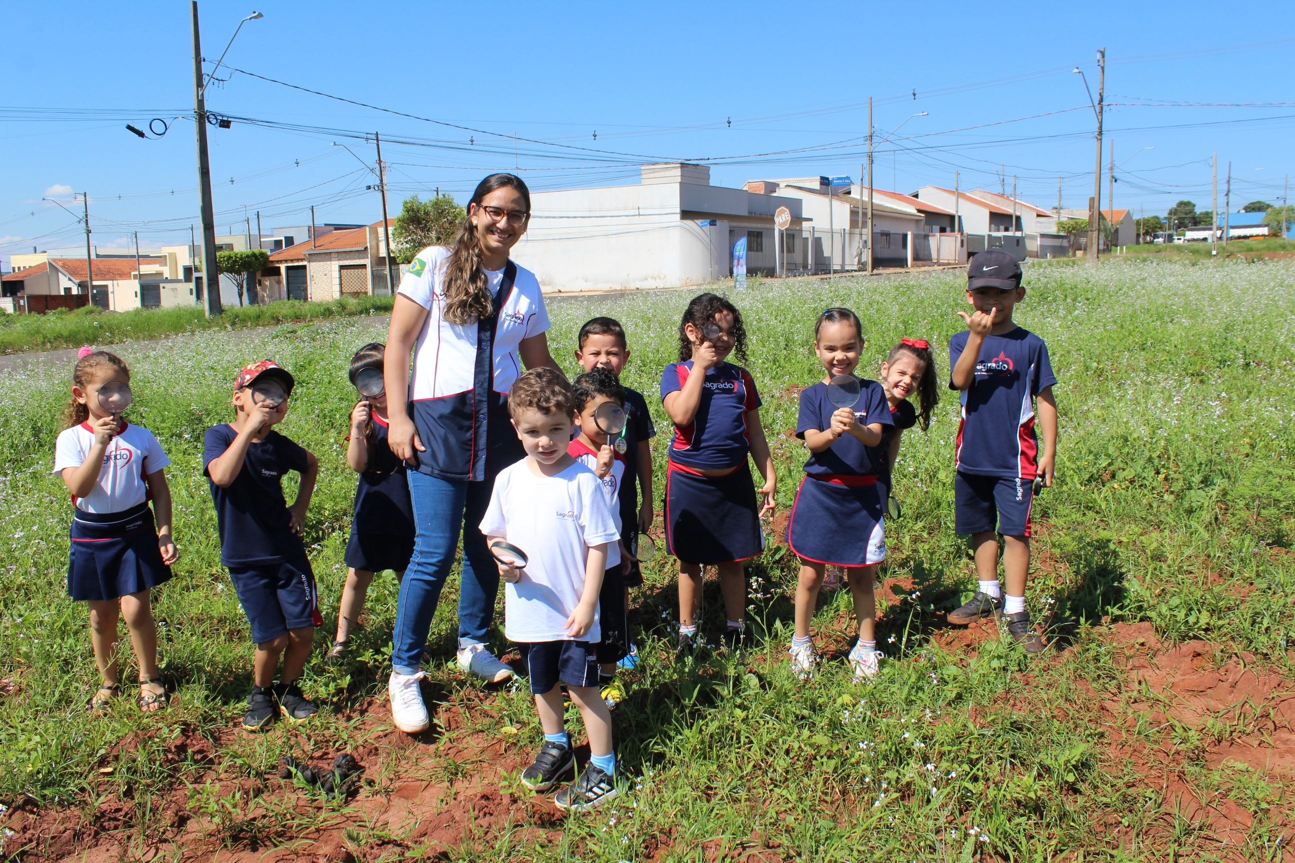 Infantil IV.1 explora a natureza no projeto “Jardim das Borboletas”