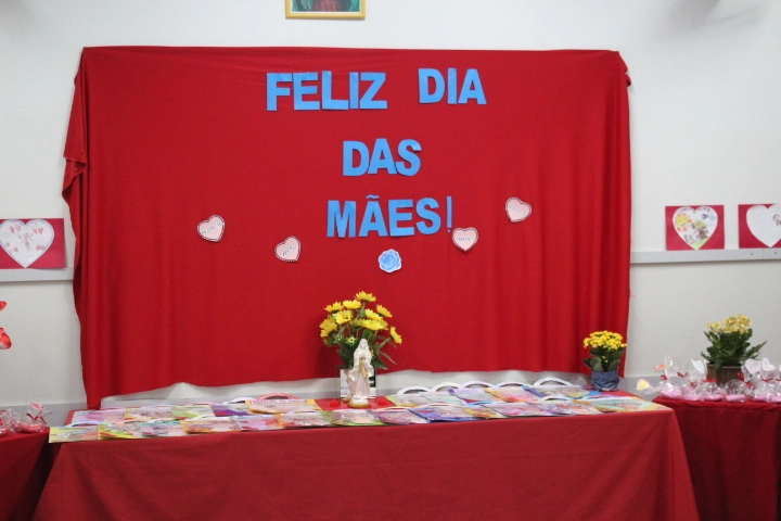 Celebração do Dia das Mães na Escola Social Clélia Merloni: uma semana de homenagens e afeto
