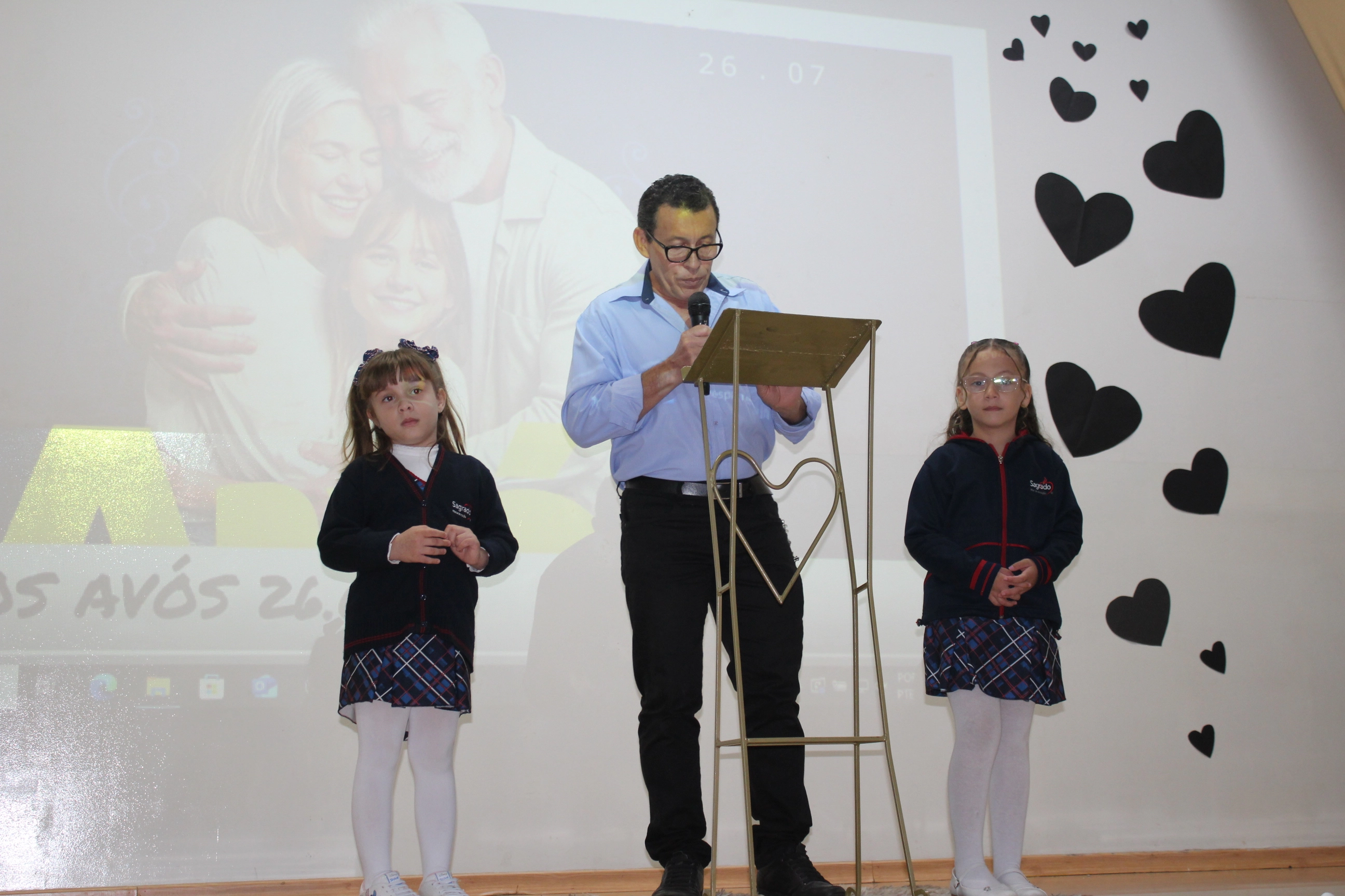 Dia dos Avós na Escola Social Clélia Merloni: uma celebração de memórias e gerações!