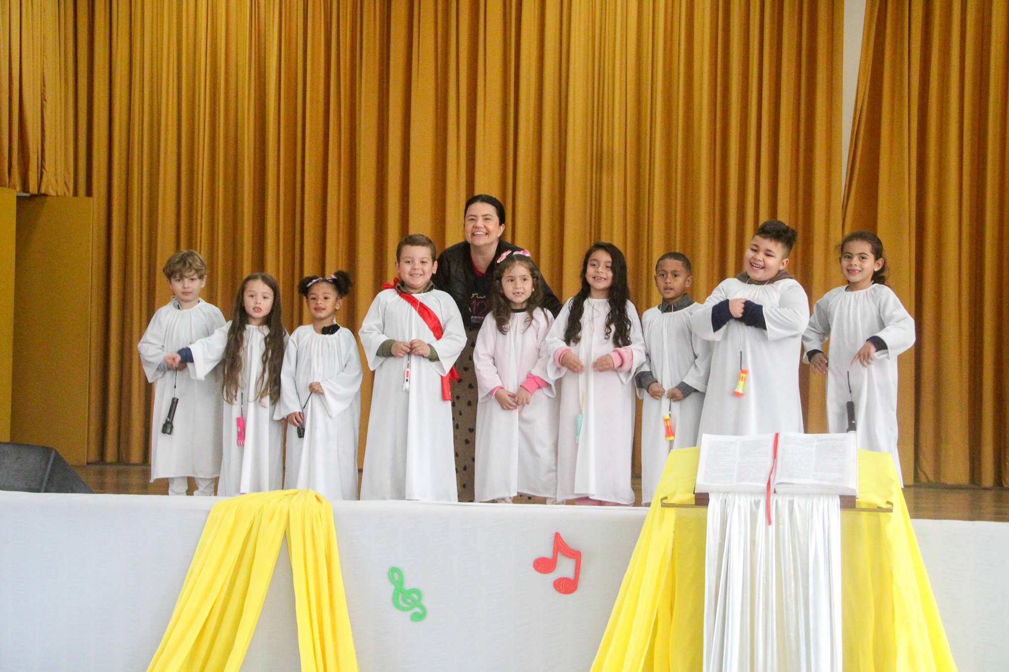 Educação Infantil encanta famílias na Cantata Bíblica