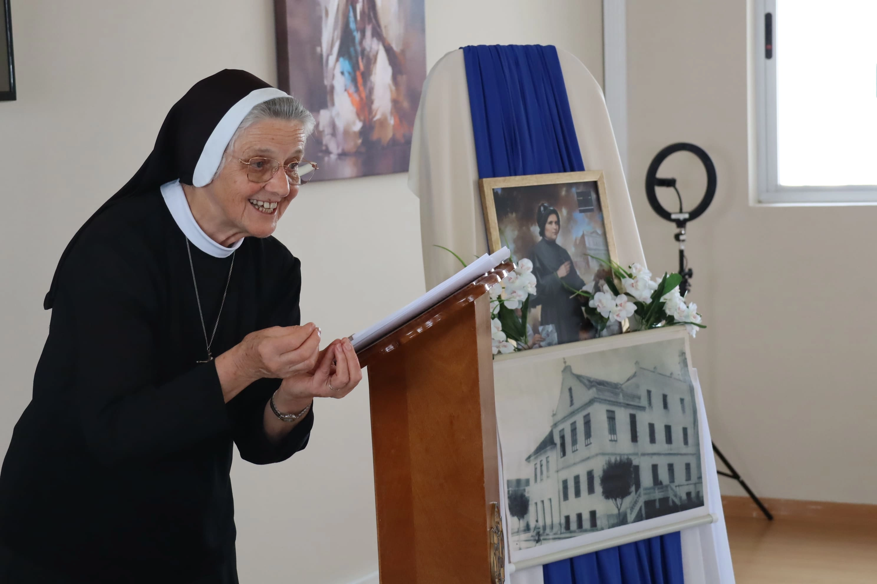 Ir. Clarice Romagna compartilha memórias do Colégio Sagrado Coração de Jesus com educandos da 3ª série