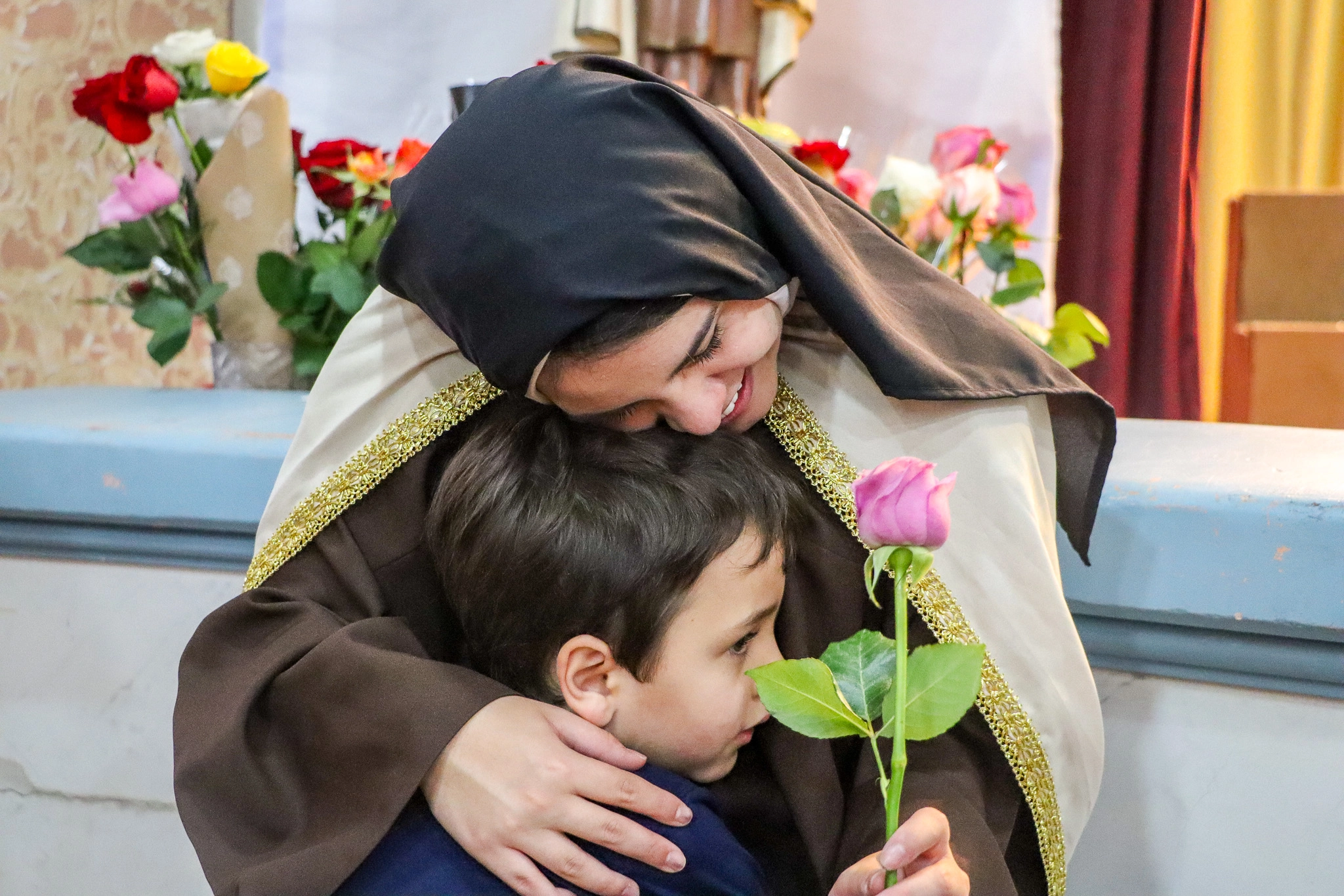 Comunidade Educacional participa de homenagem a Santa Teresinha do Menino Jesus