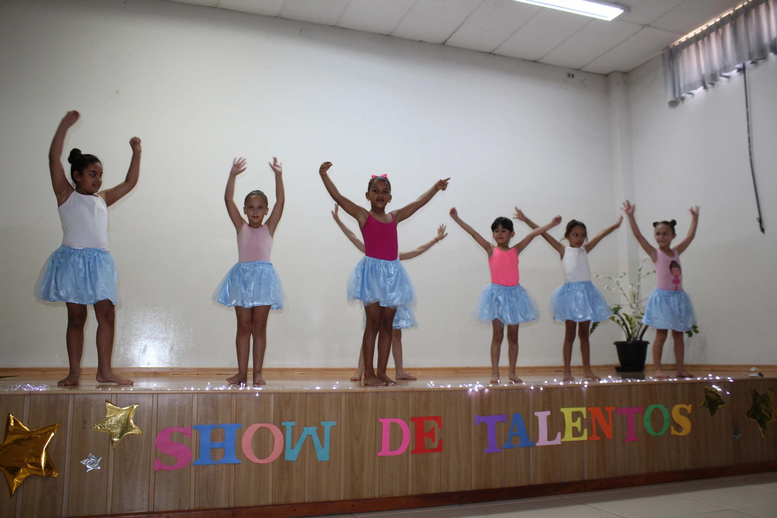 Show de Talentos encerra o Ano Letivo na Escola Social Clélia Merloni