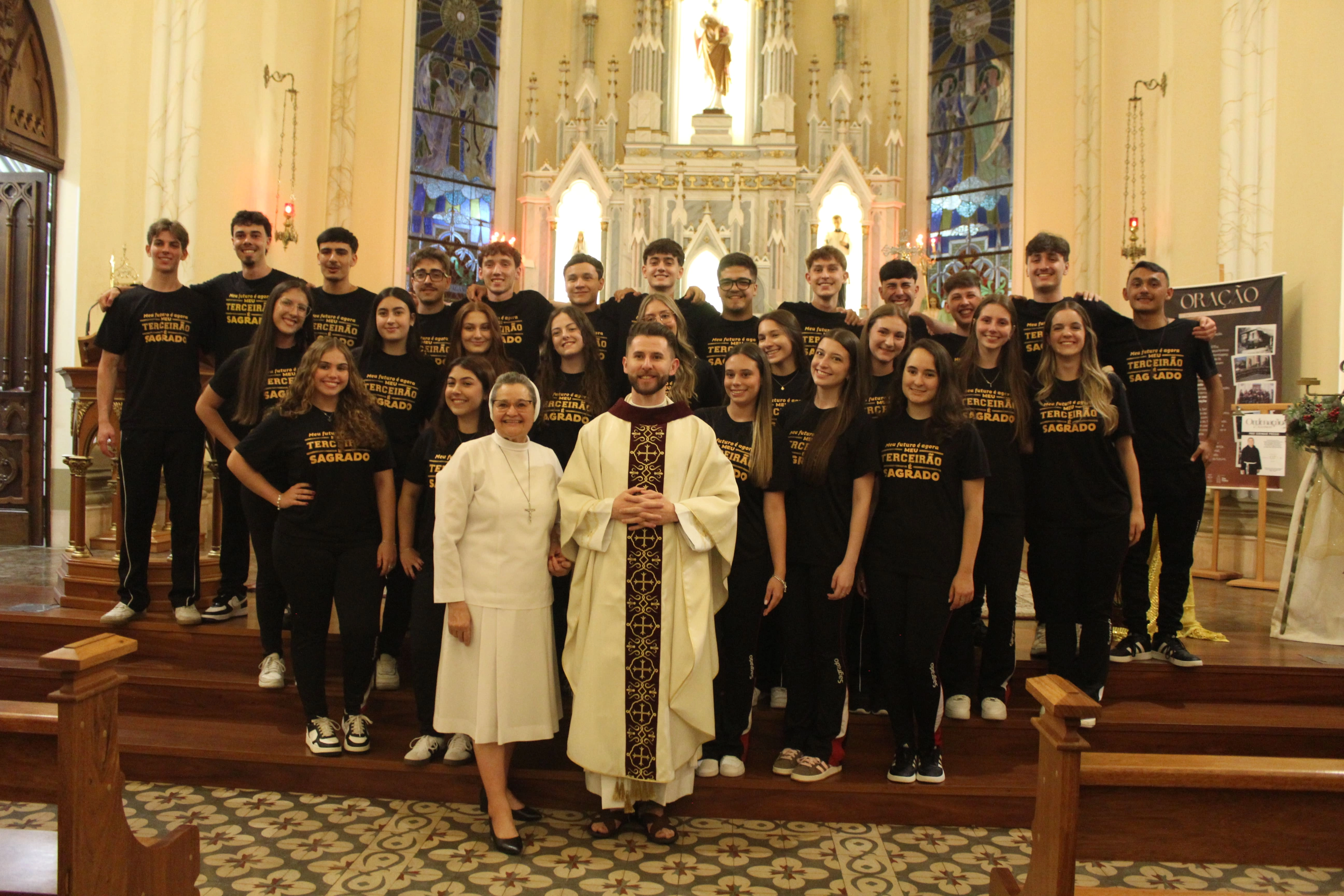 Celebração em Ação de Graças marca a conclusão do Ensino Médio