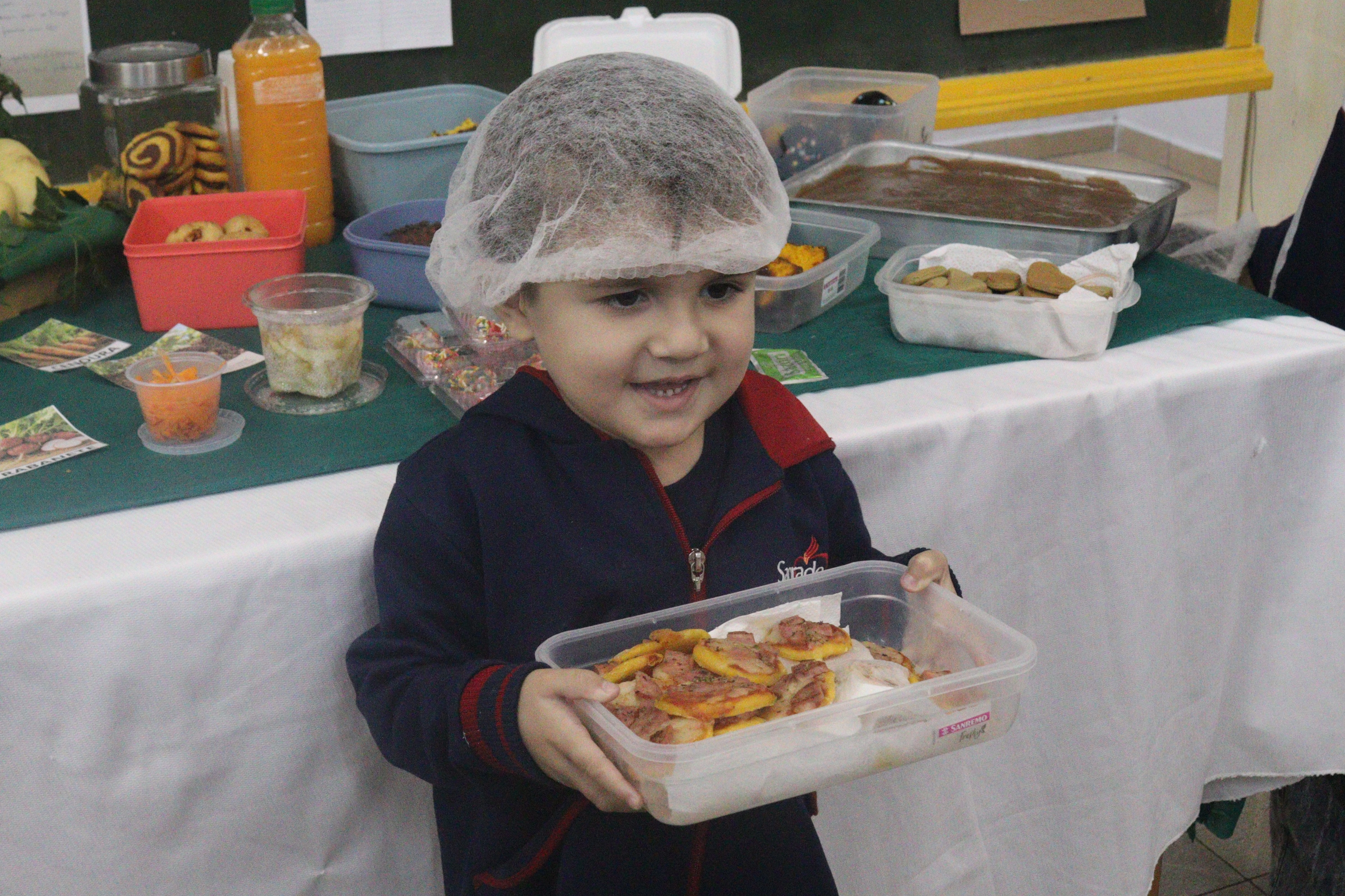 Infantil III.2 explora raízes comestíveis em experiência de sabores e descobertas