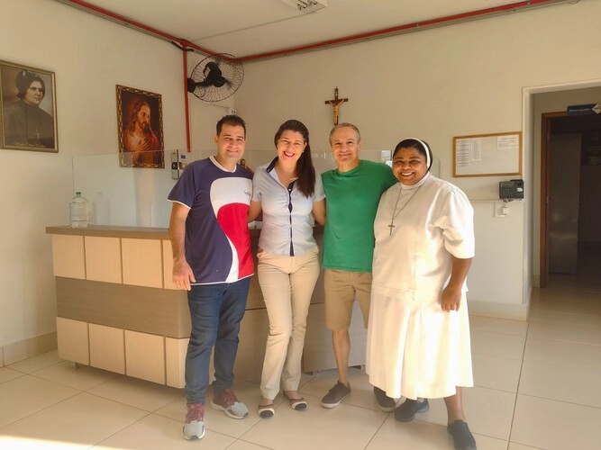 Padre Jaime visita a Unidade Educacional