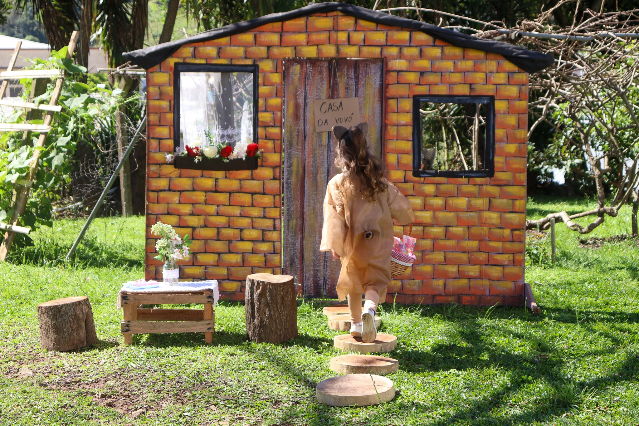 Corre Cutia: parlenda que virou história, brincadeira e teatro!