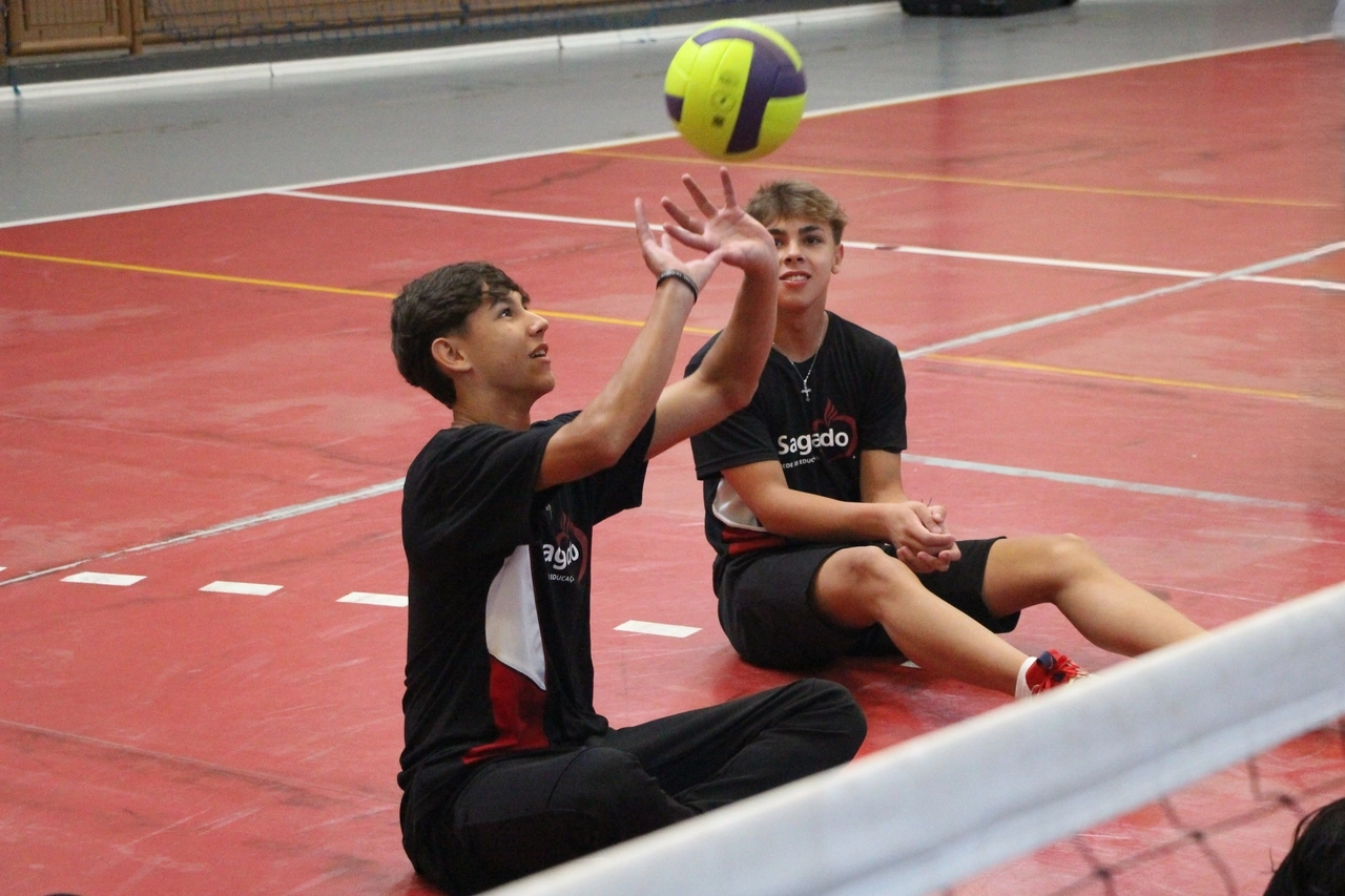 Vôlei sentado: esporte paralímpico inspira educandos do Ensino Médio