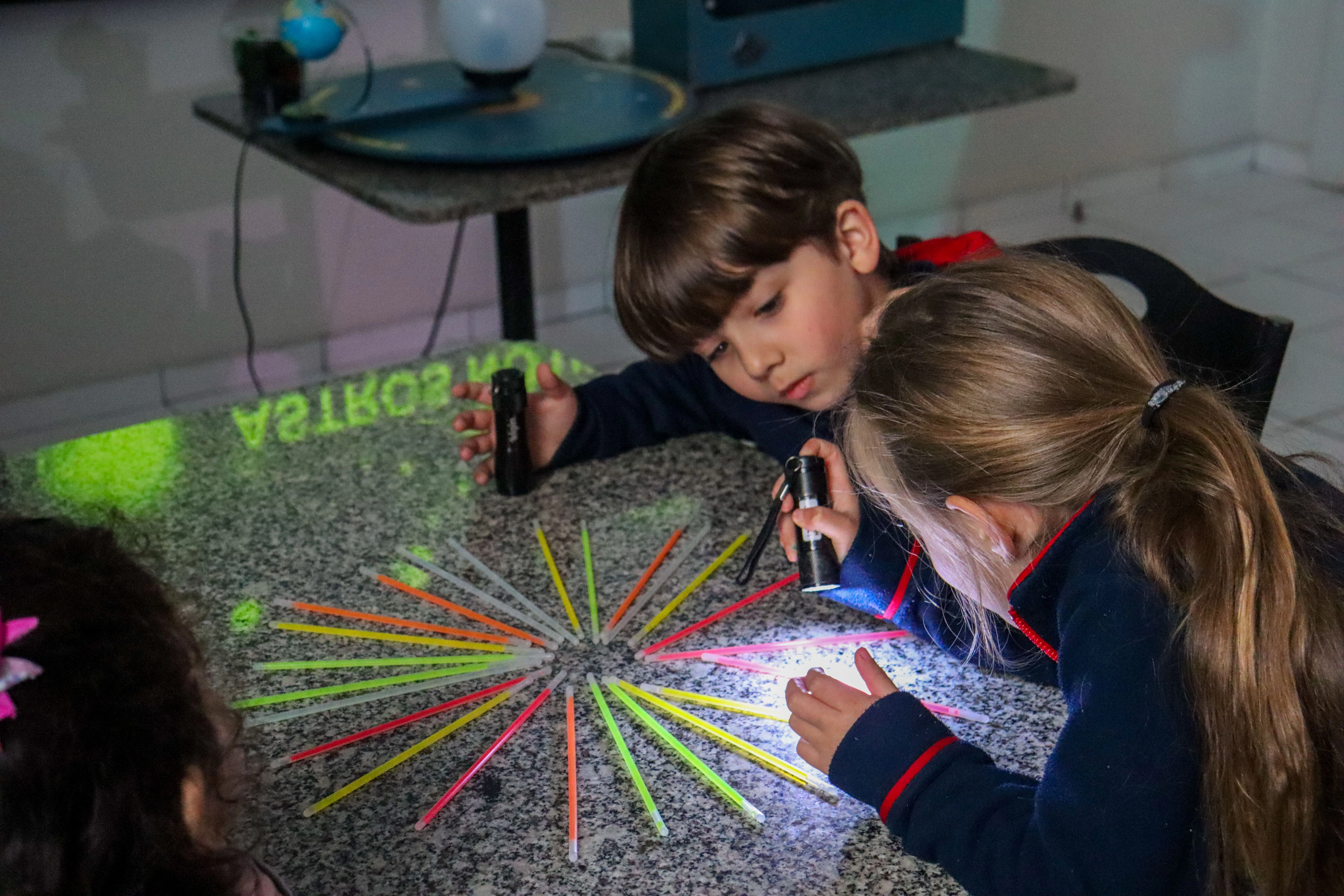 Infantil IV descobre o "Laboratório da Luz"