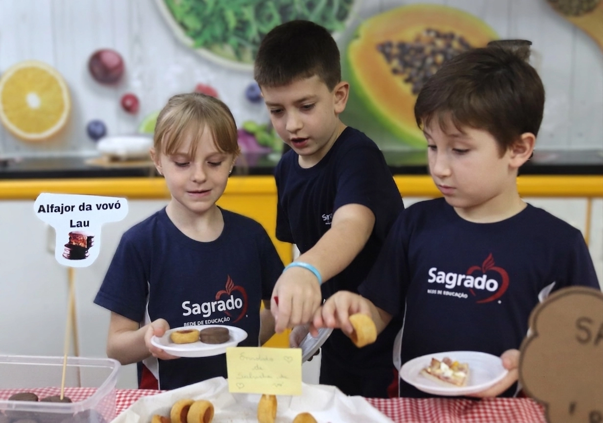 Atividade prática de Geografia leva o 2º ano a explorar tradições e culinária familiar