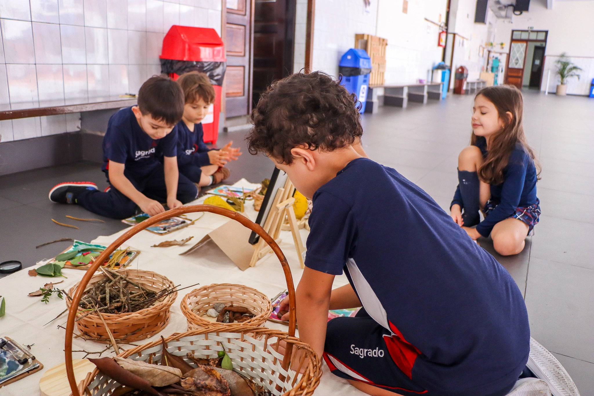 Autoconhecimento e expressão ganham forma em vivência com elementos da natureza no Infantil IV